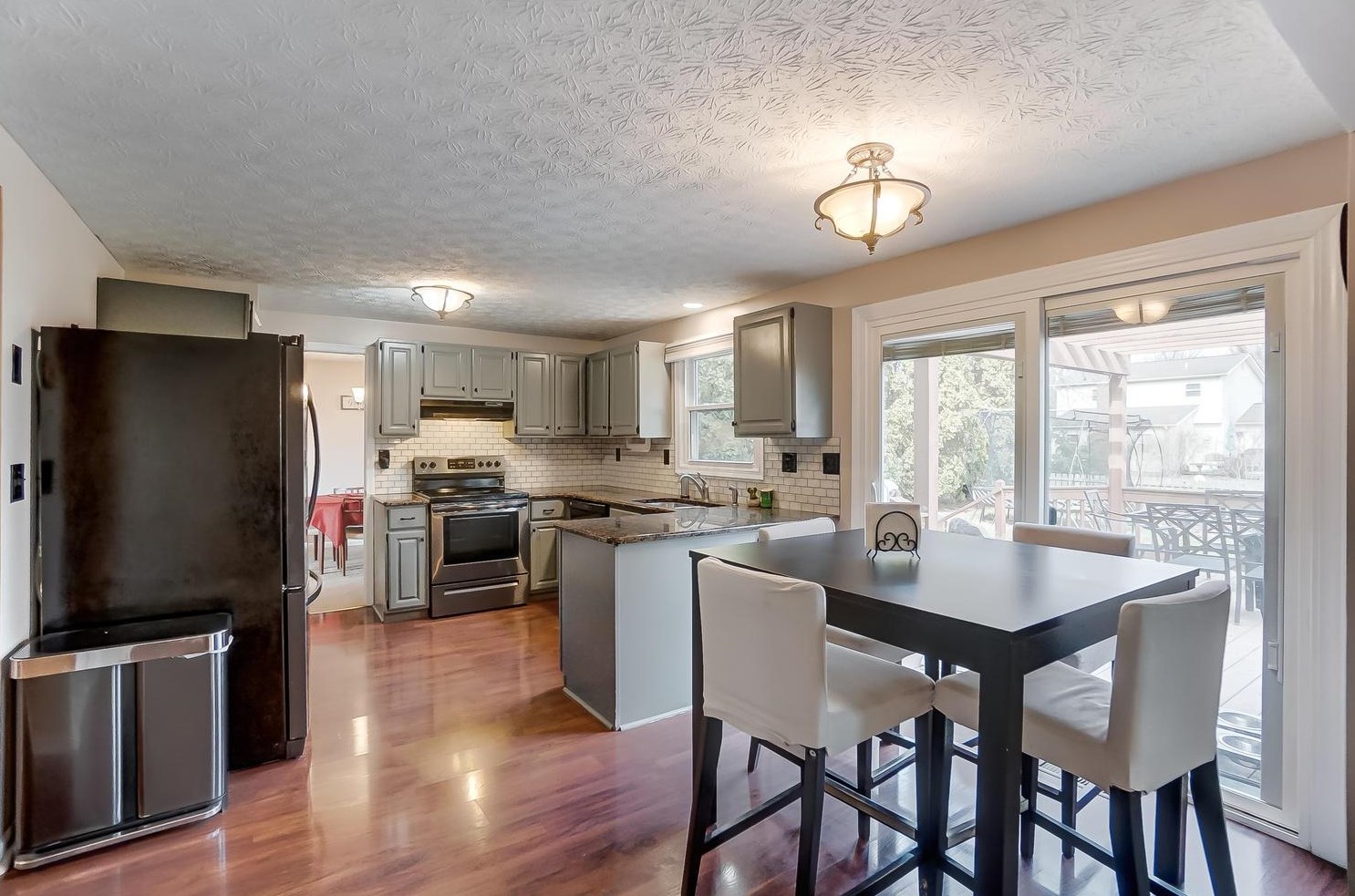 3884 Equestrian Ct, Columbus OH 43221-5902 exterior