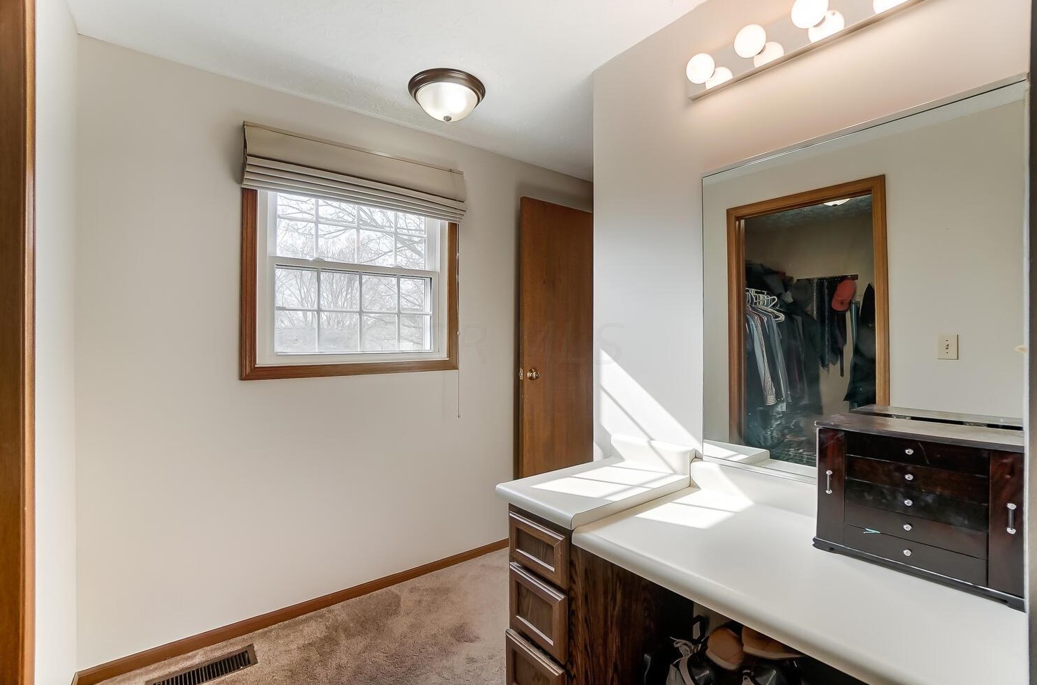 3884 Equestrian Ct, Columbus OH 43221-5902 exterior