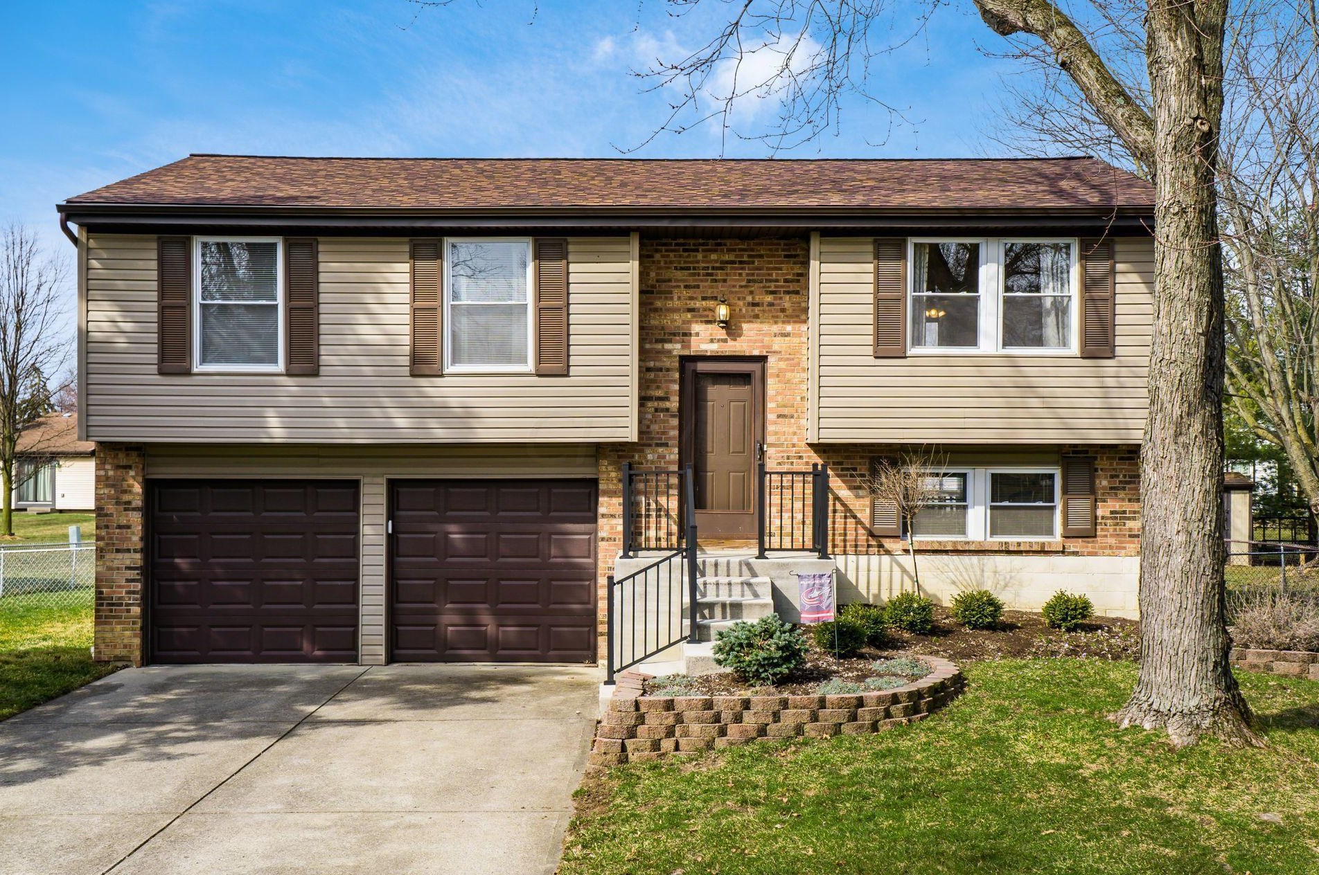855 Humboldt Dr, Columbus, OH 43230-2054