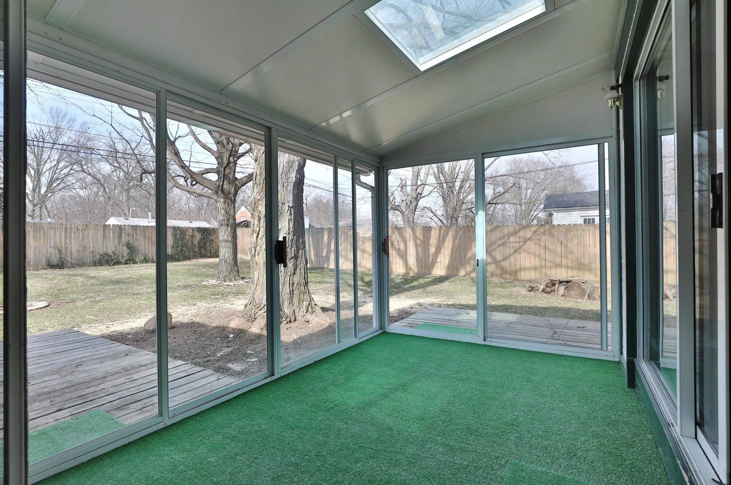 349 Danhurst Rd, Columbus OH 43228-1343 exterior