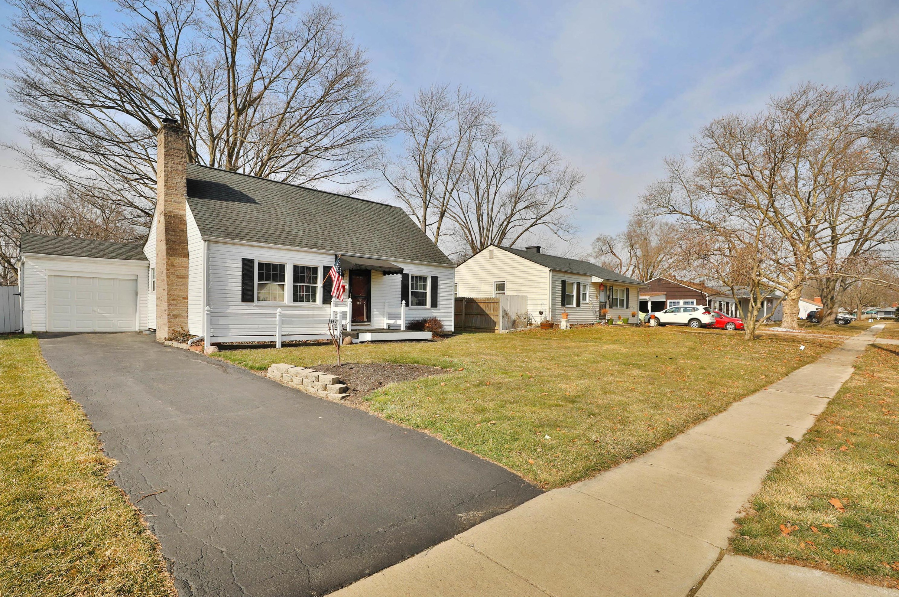 349 Danhurst Rd, Columbus, OH 43228-1344