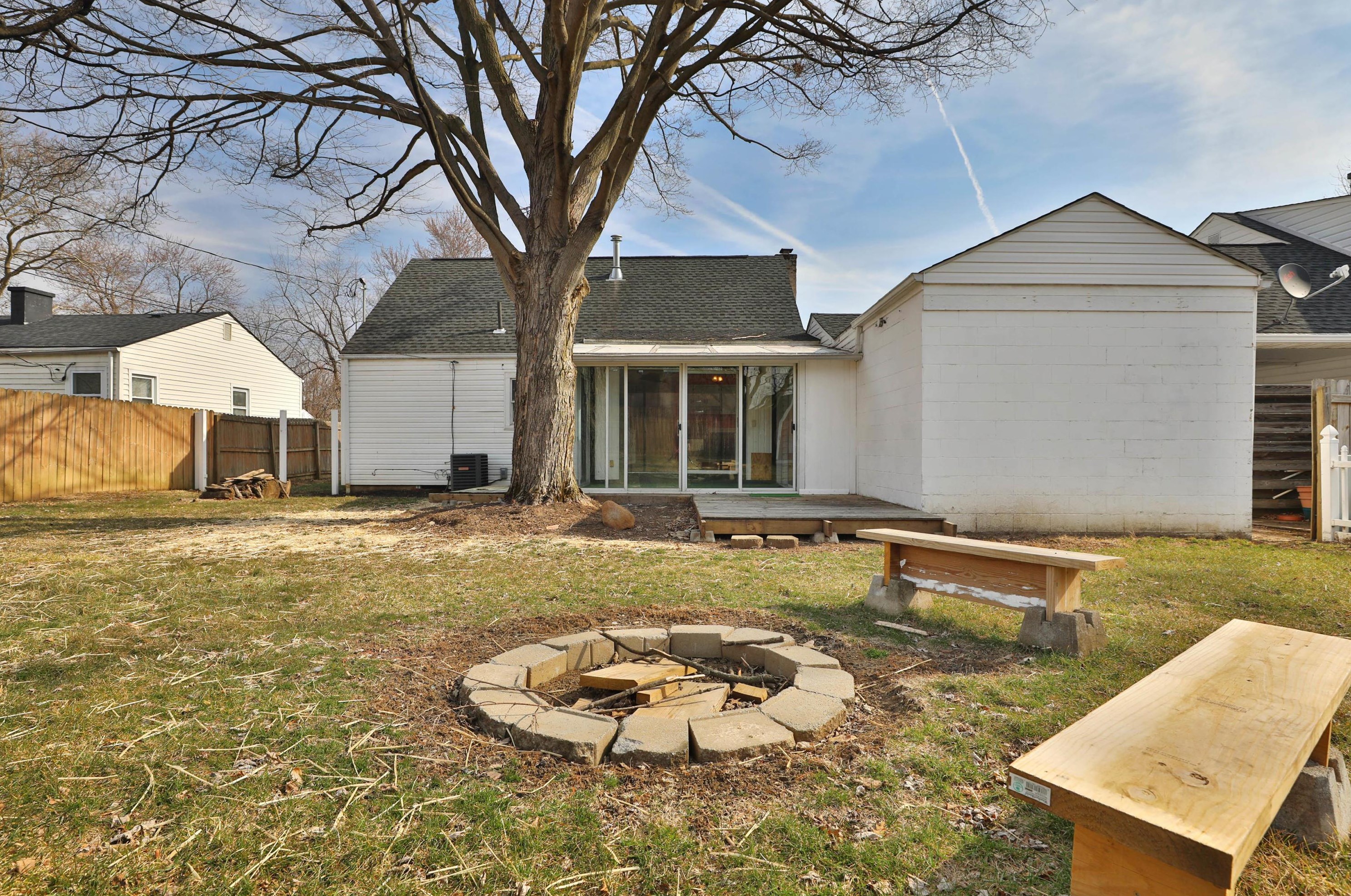 349 Danhurst Rd, Columbus OH 43228-1343 exterior