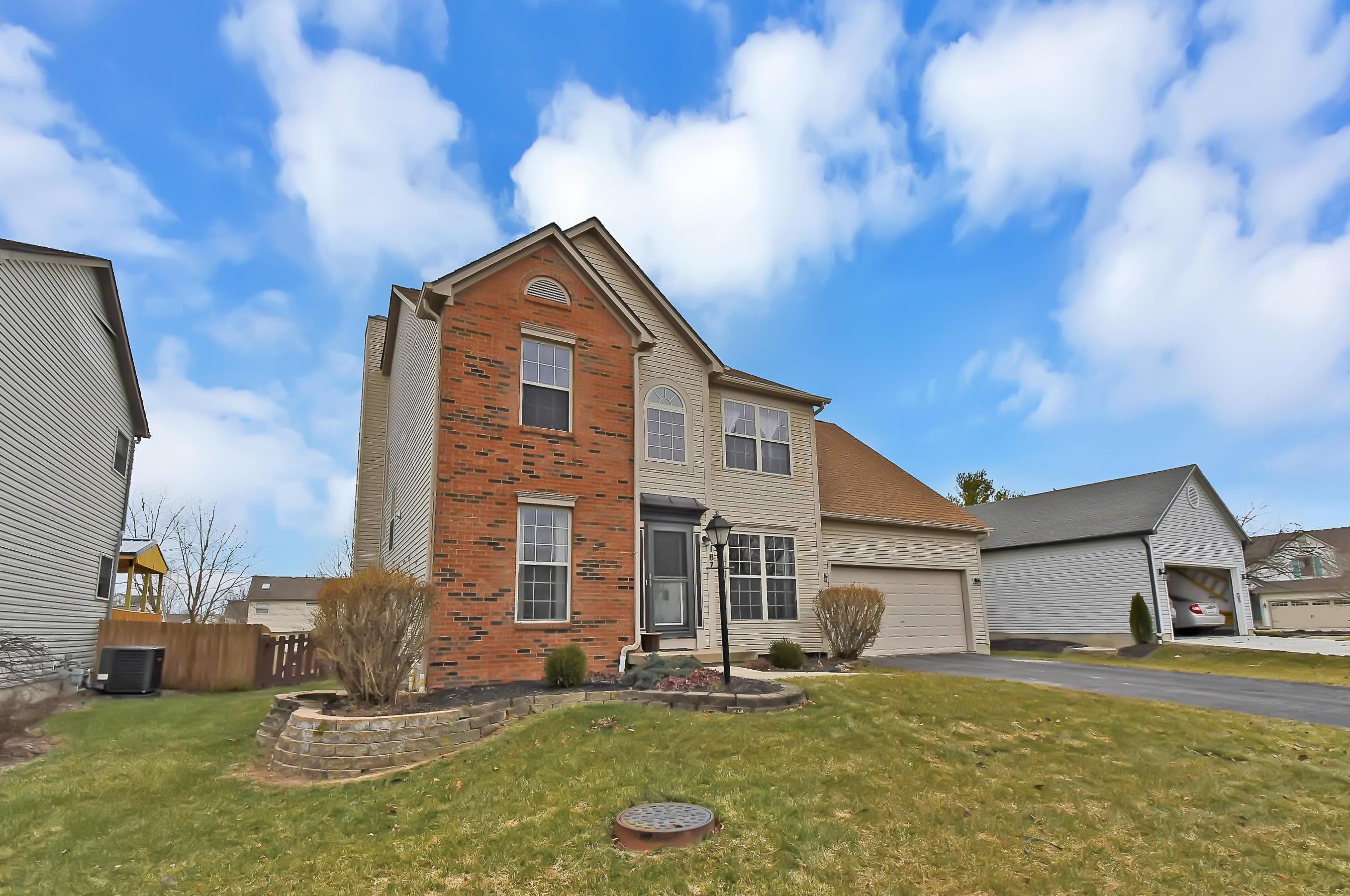 187 Locust Curve Dr, Delaware, OH 43015-4061