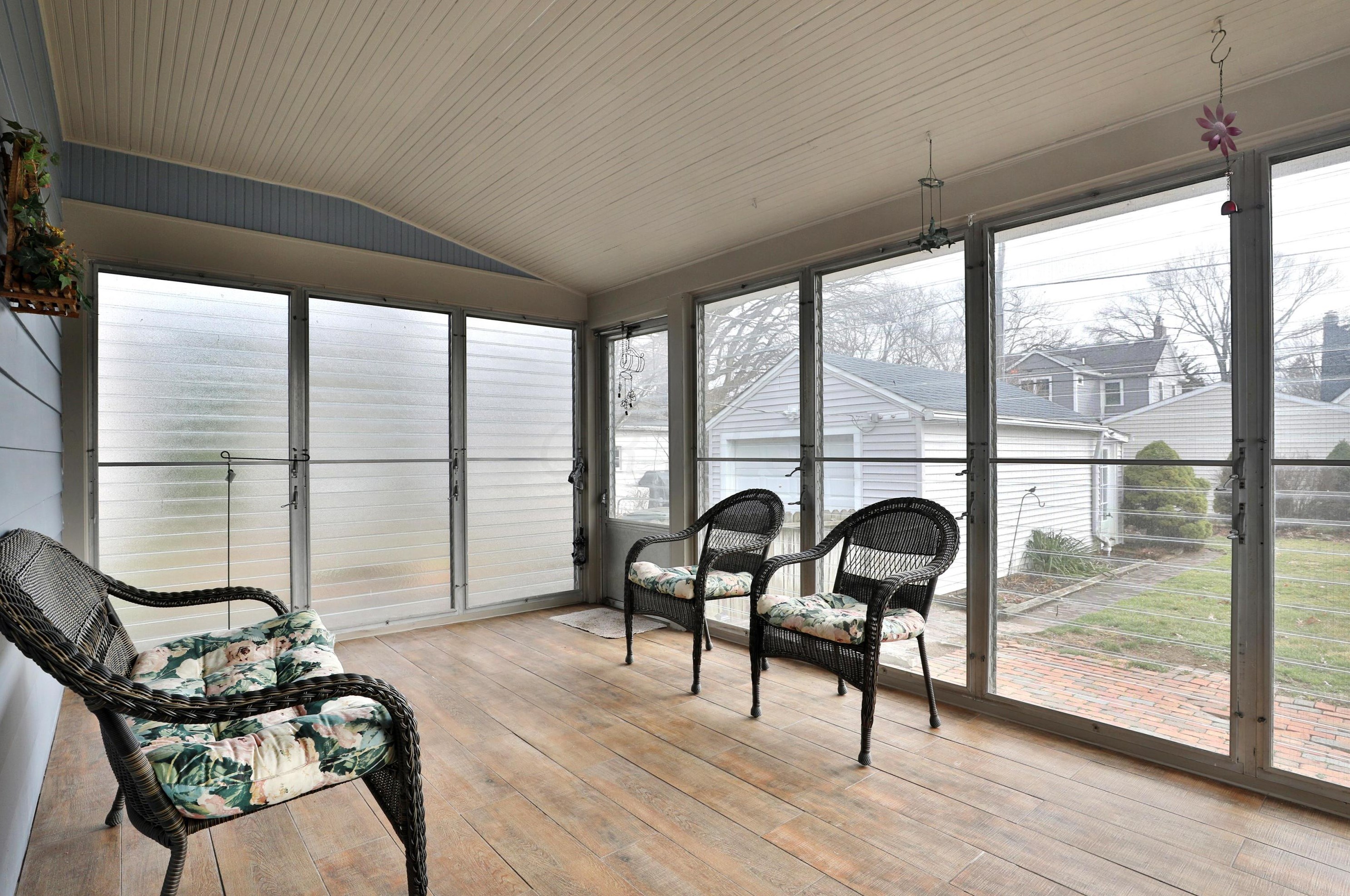 387 Blenheim Rd, Columbus OH 43214-3219 exterior