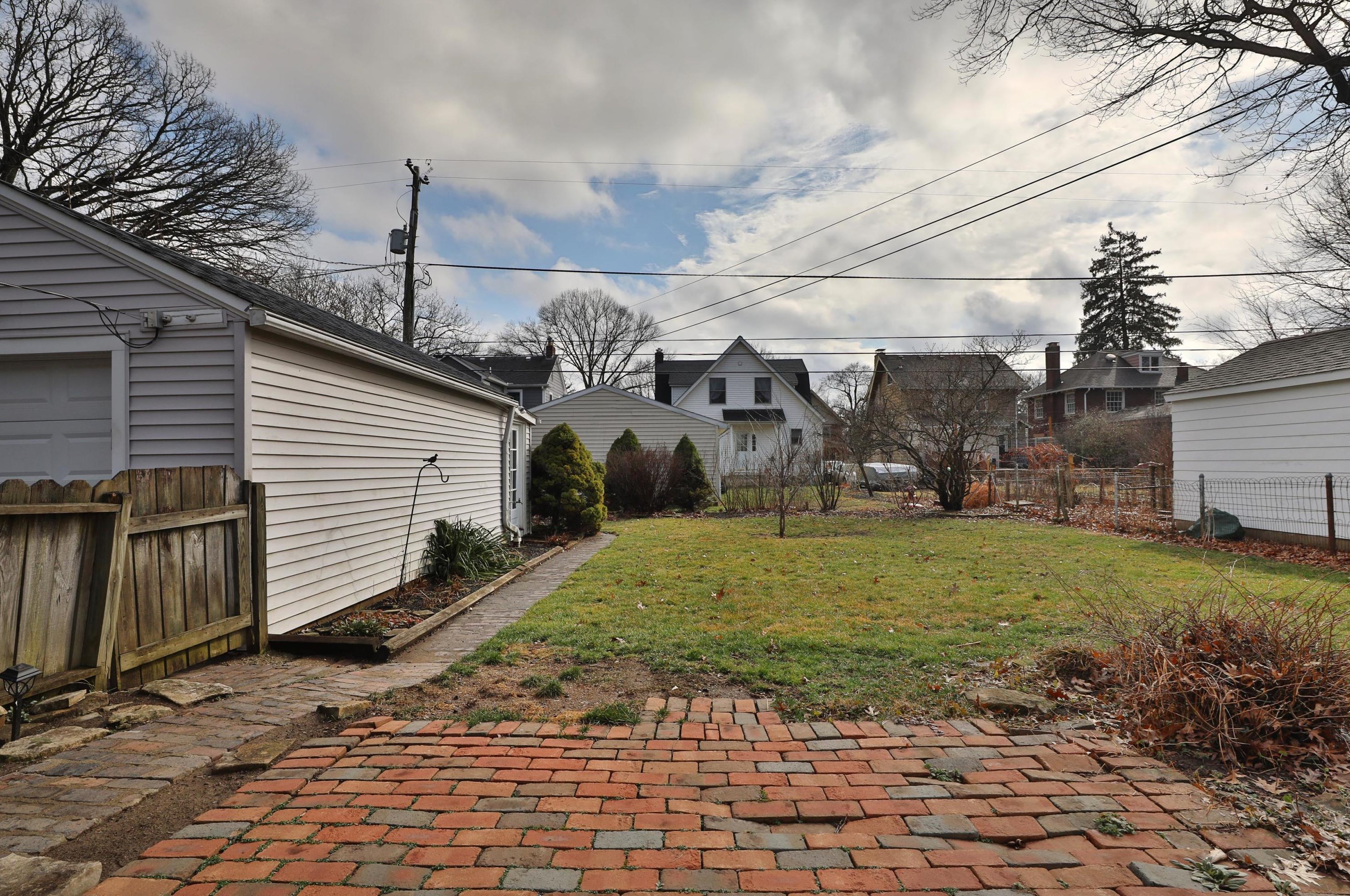 387 Blenheim Rd, Columbus OH 43214-3219 exterior