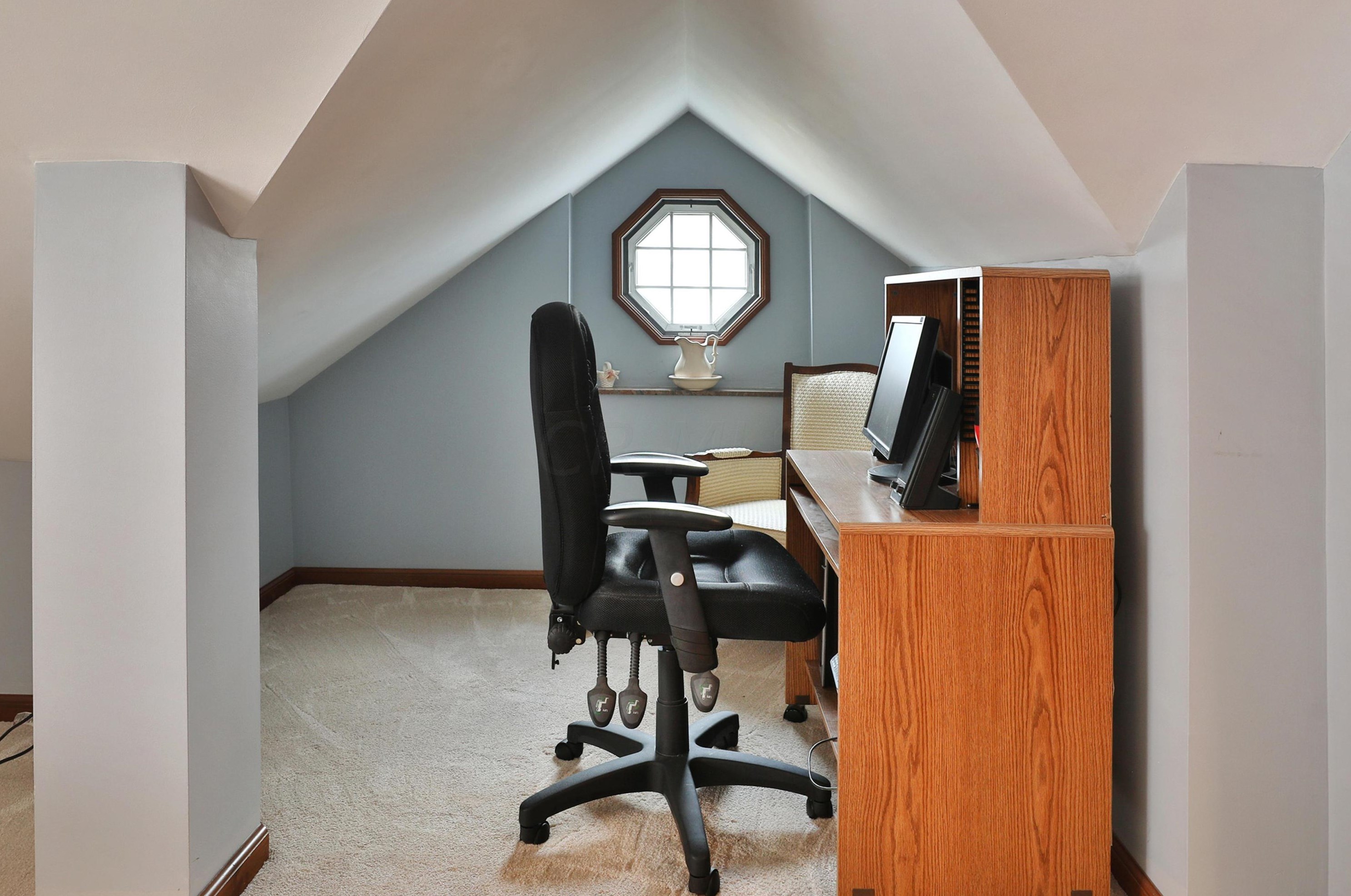 387 Blenheim Rd, Columbus OH 43214-3219 exterior