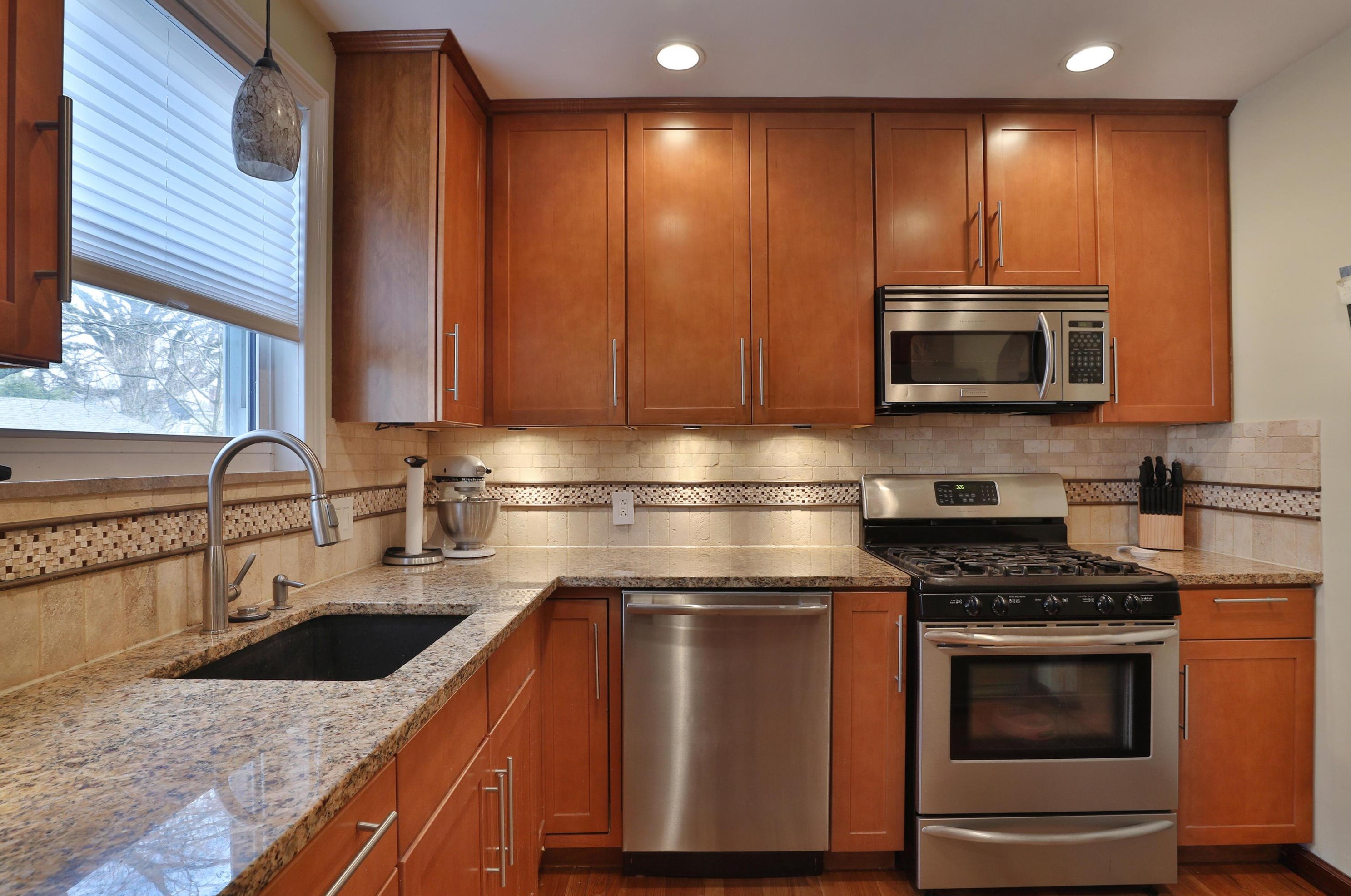 387 Blenheim Rd, Columbus OH 43214-3219 exterior