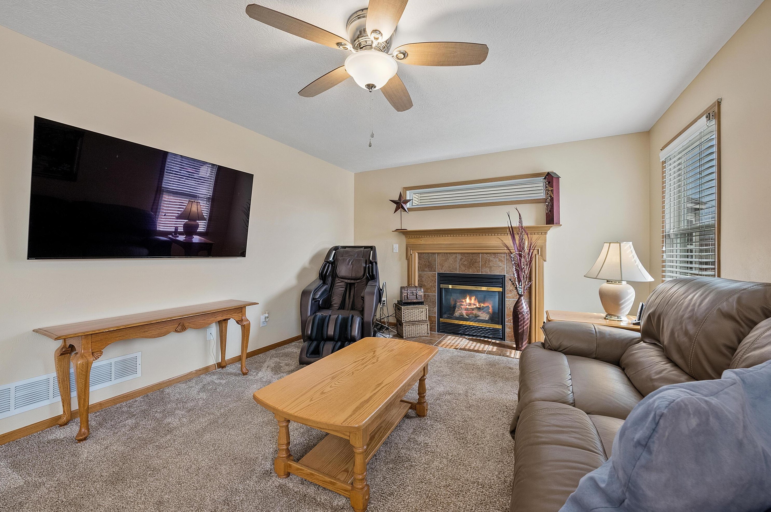 2827 Marblewood Dr, Columbus, OH 43219-5038