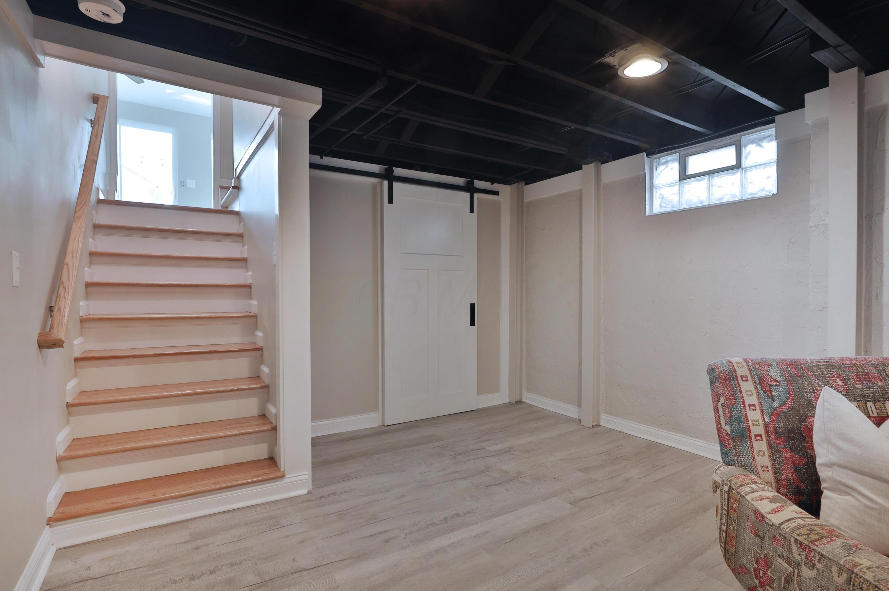 251 Jeffrey Pl, Columbus OH 43214-1706 exterior