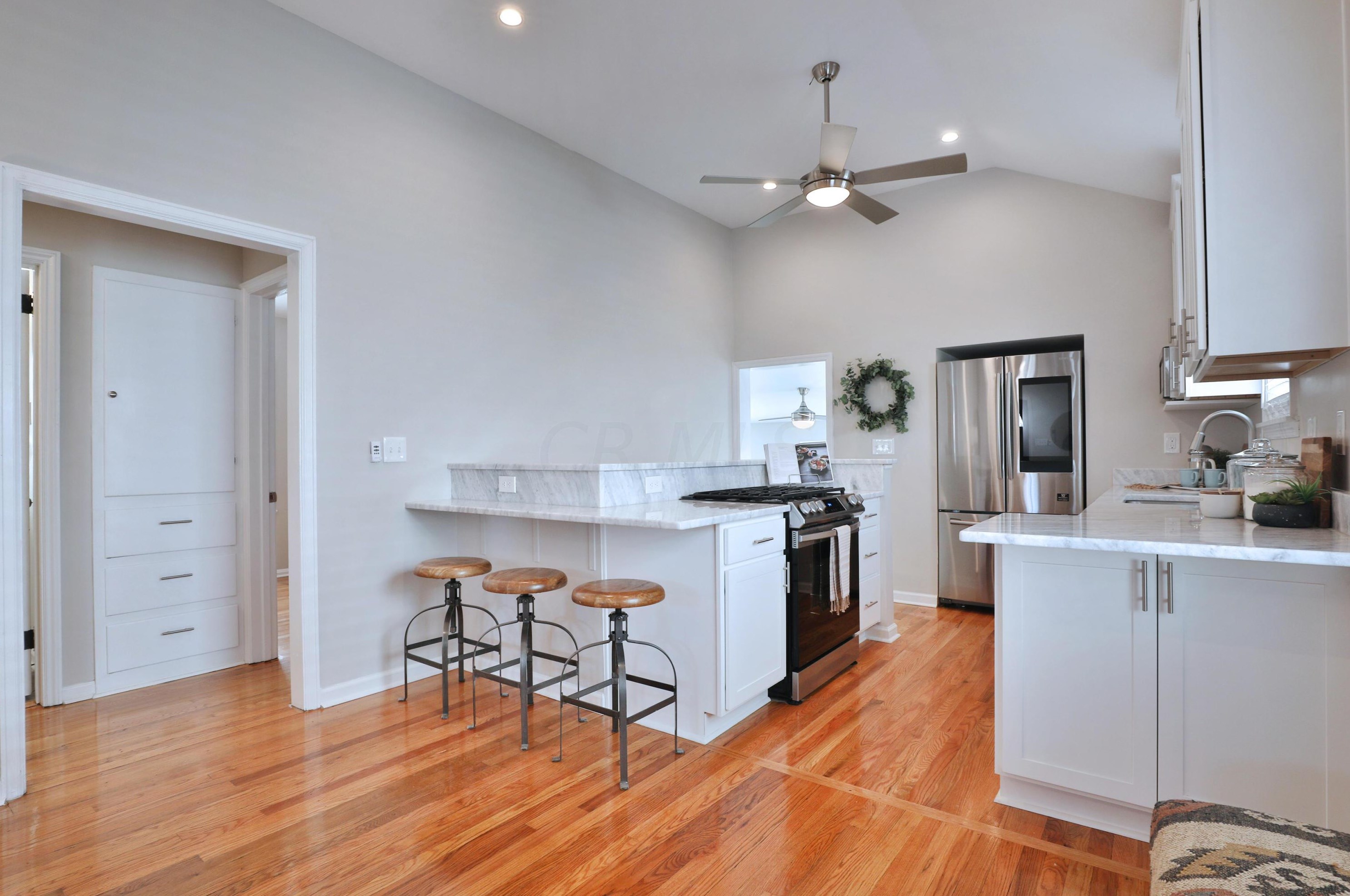 251 Jeffrey Pl, Columbus OH 43214-1706 exterior