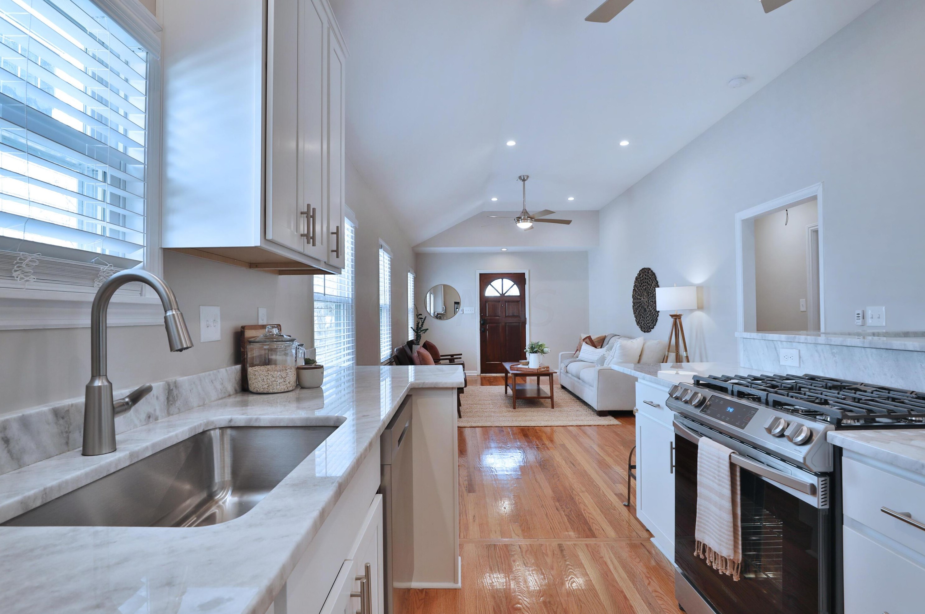 251 Jeffrey Pl, Columbus OH 43214-1706 exterior