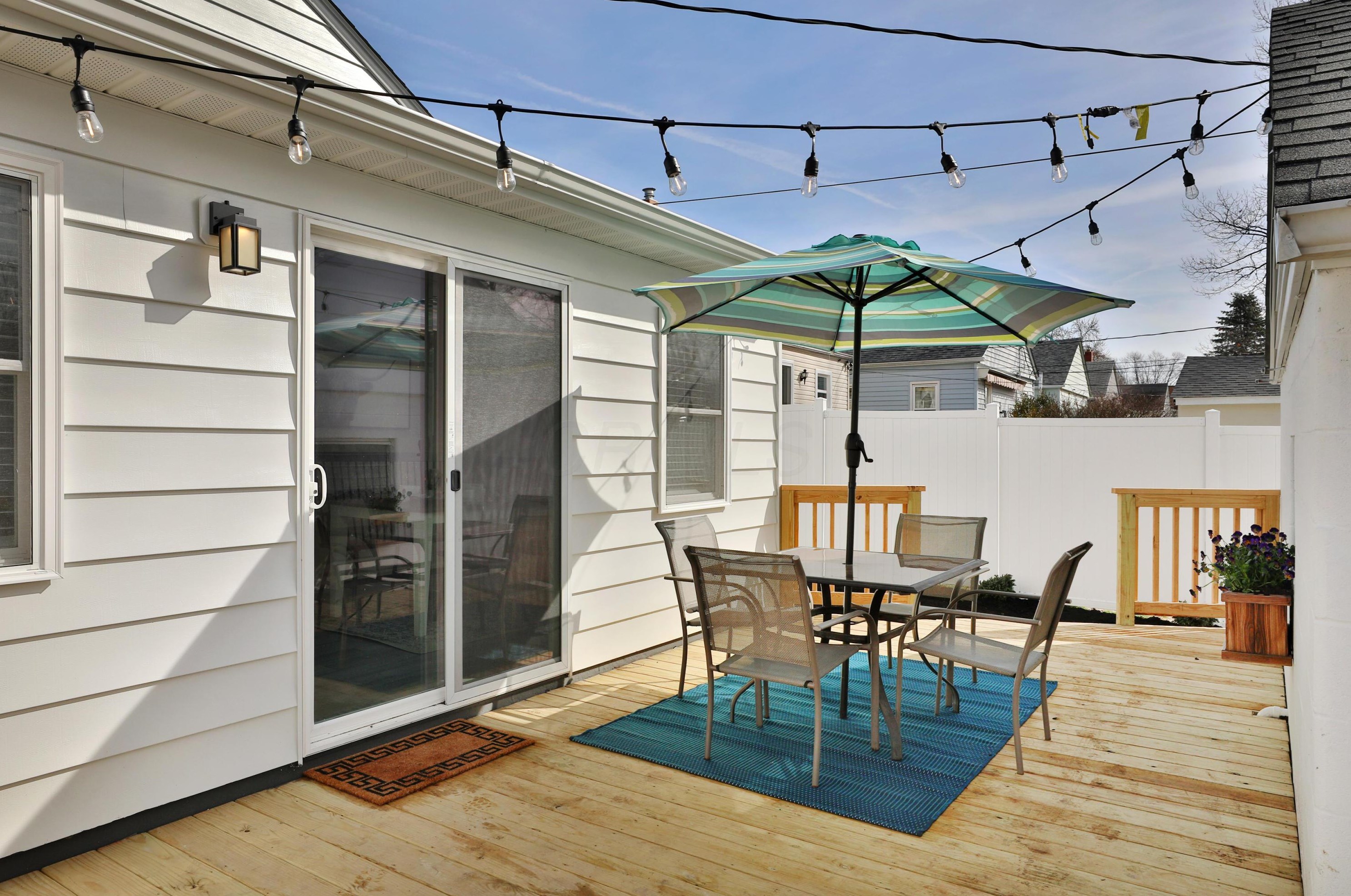 251 Jeffrey Pl, Columbus OH 43214-1706 exterior