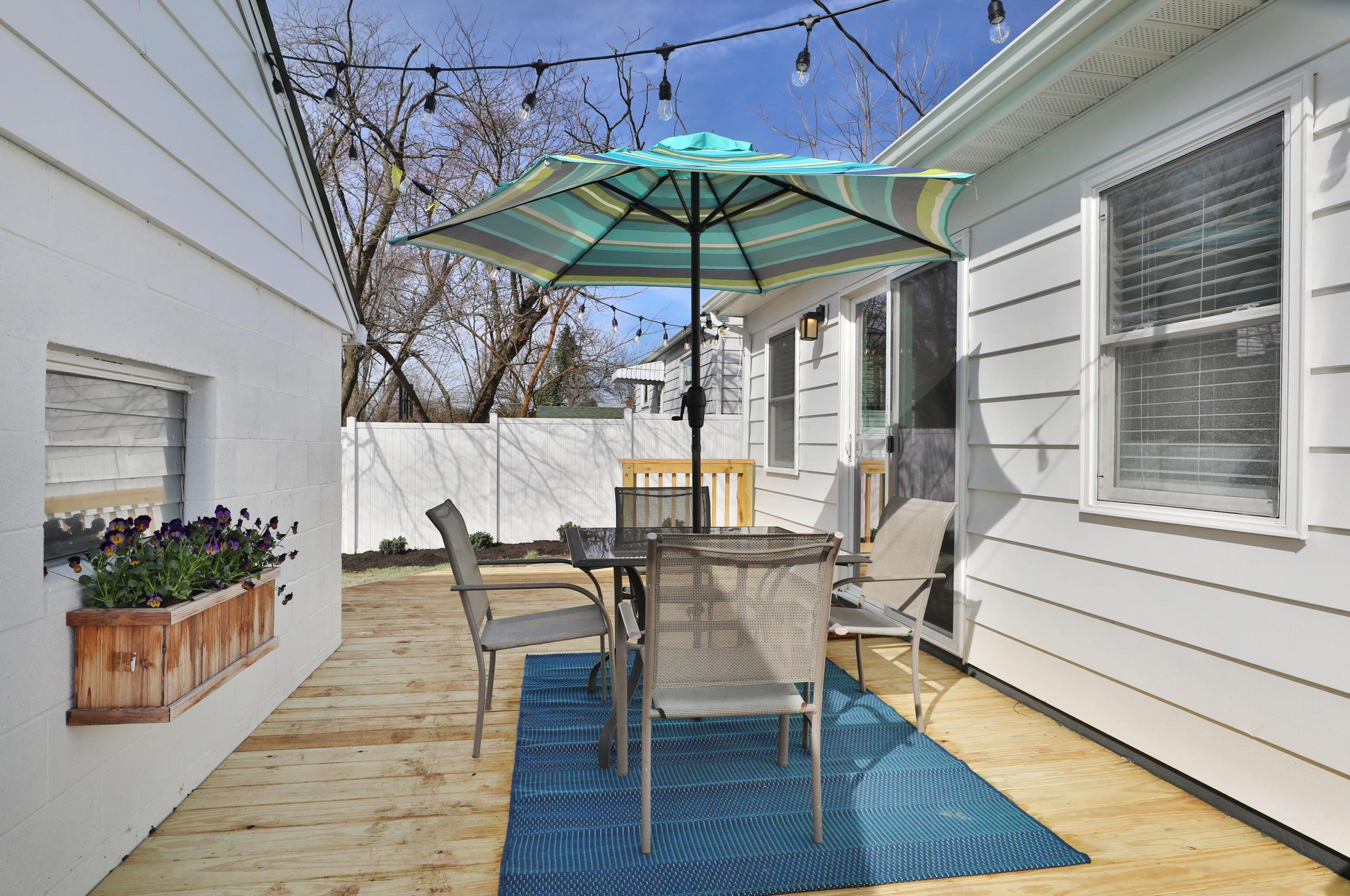 251 Jeffrey Pl, Columbus OH 43214-1706 exterior