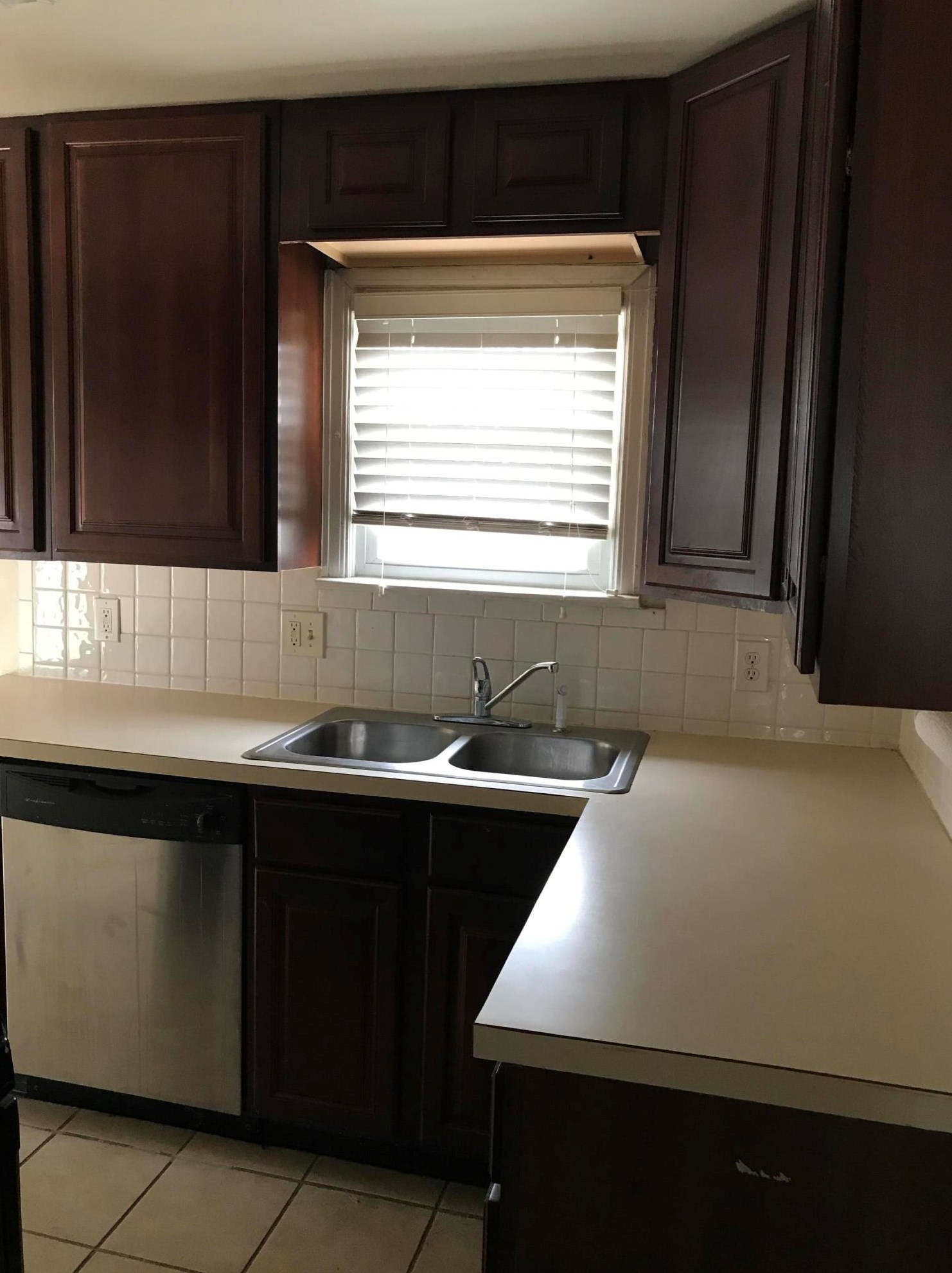 1824 Rhoda Ave, Columbus, OH 43212-1467