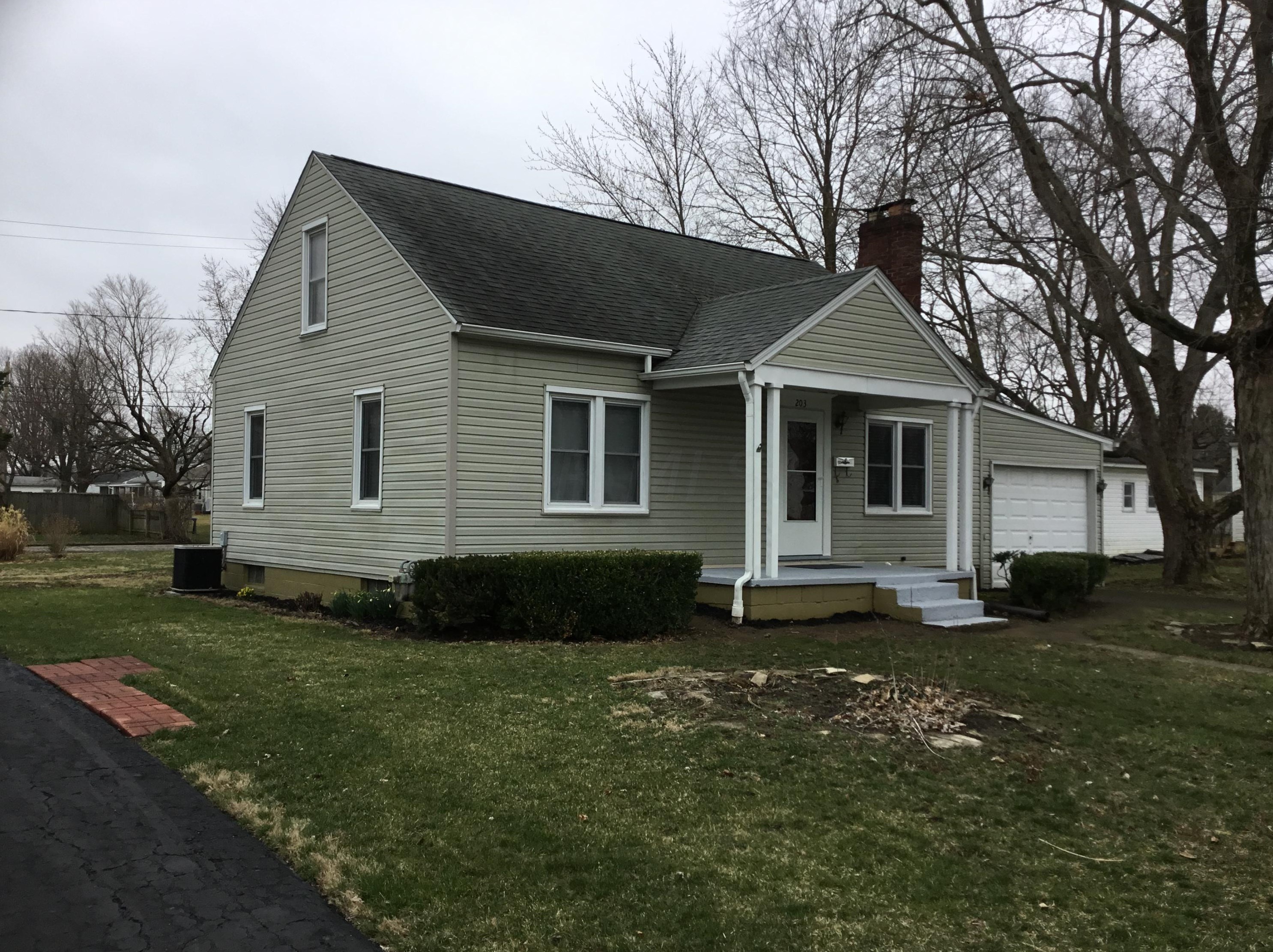 203 Cedar Hts, Circleville, OH 43113-1306