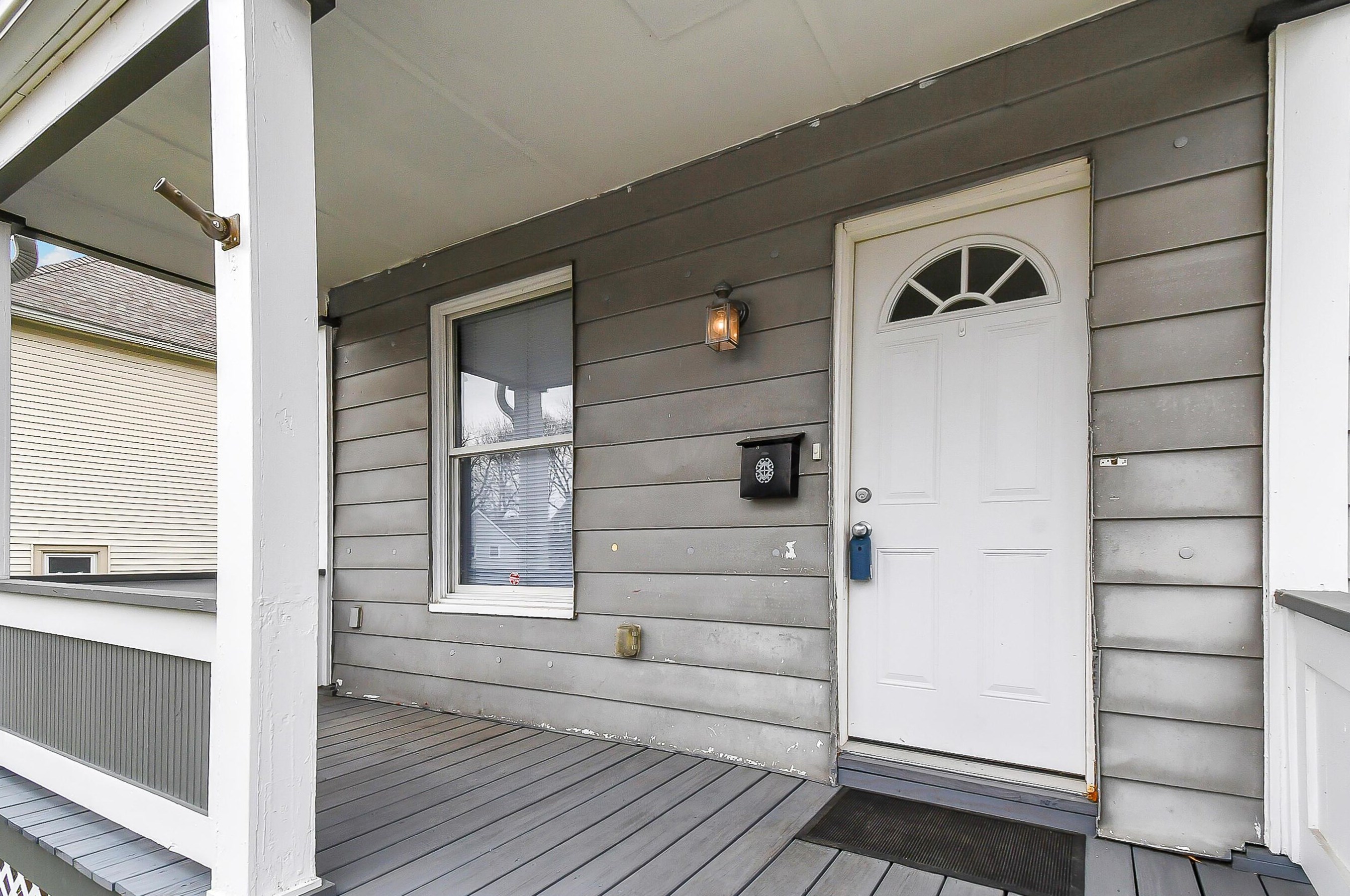 102 Blake Ave, Columbus, OH 43202-2908