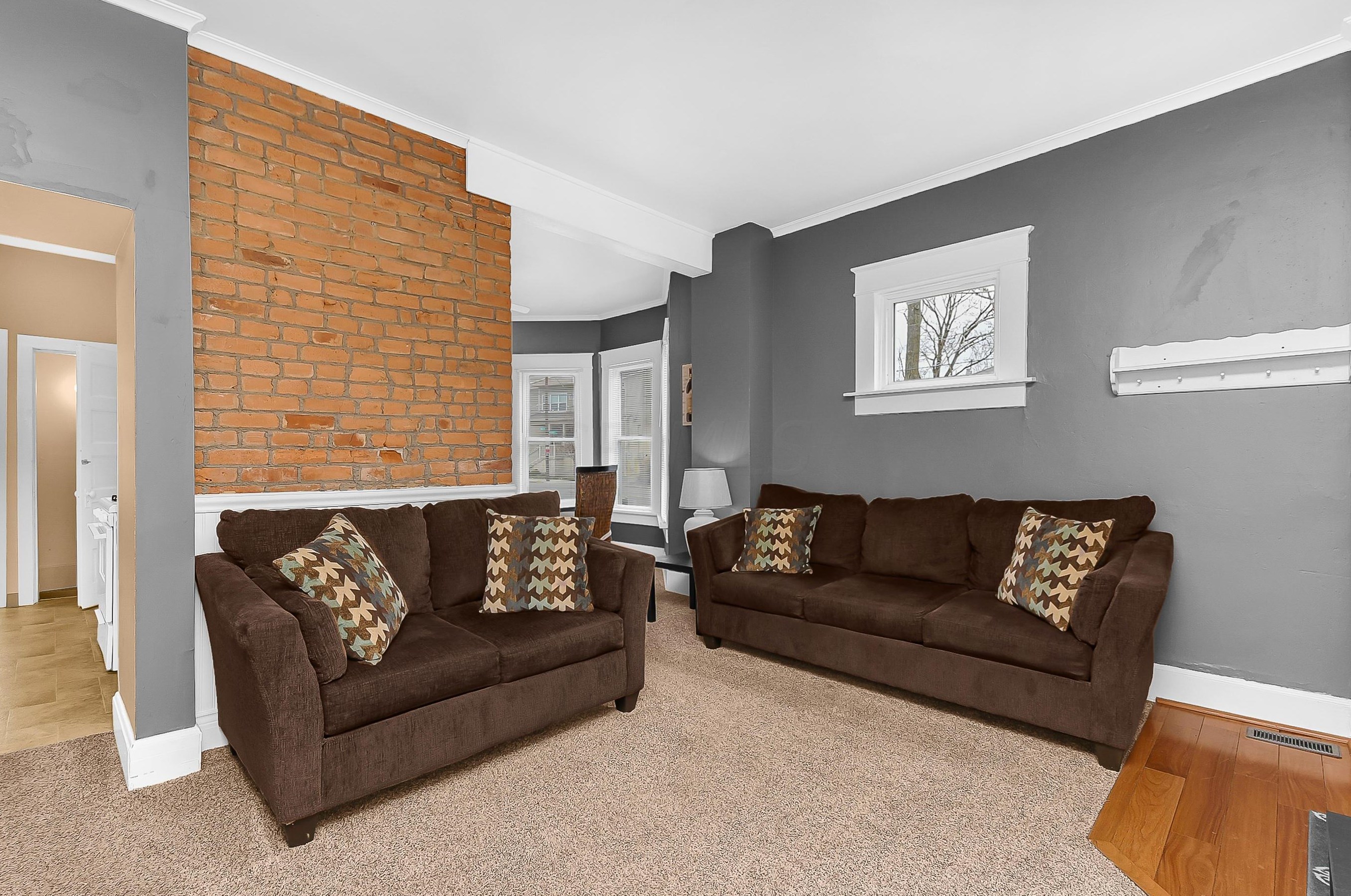 102 Blake Ave, Columbus OH 43202-2908 exterior