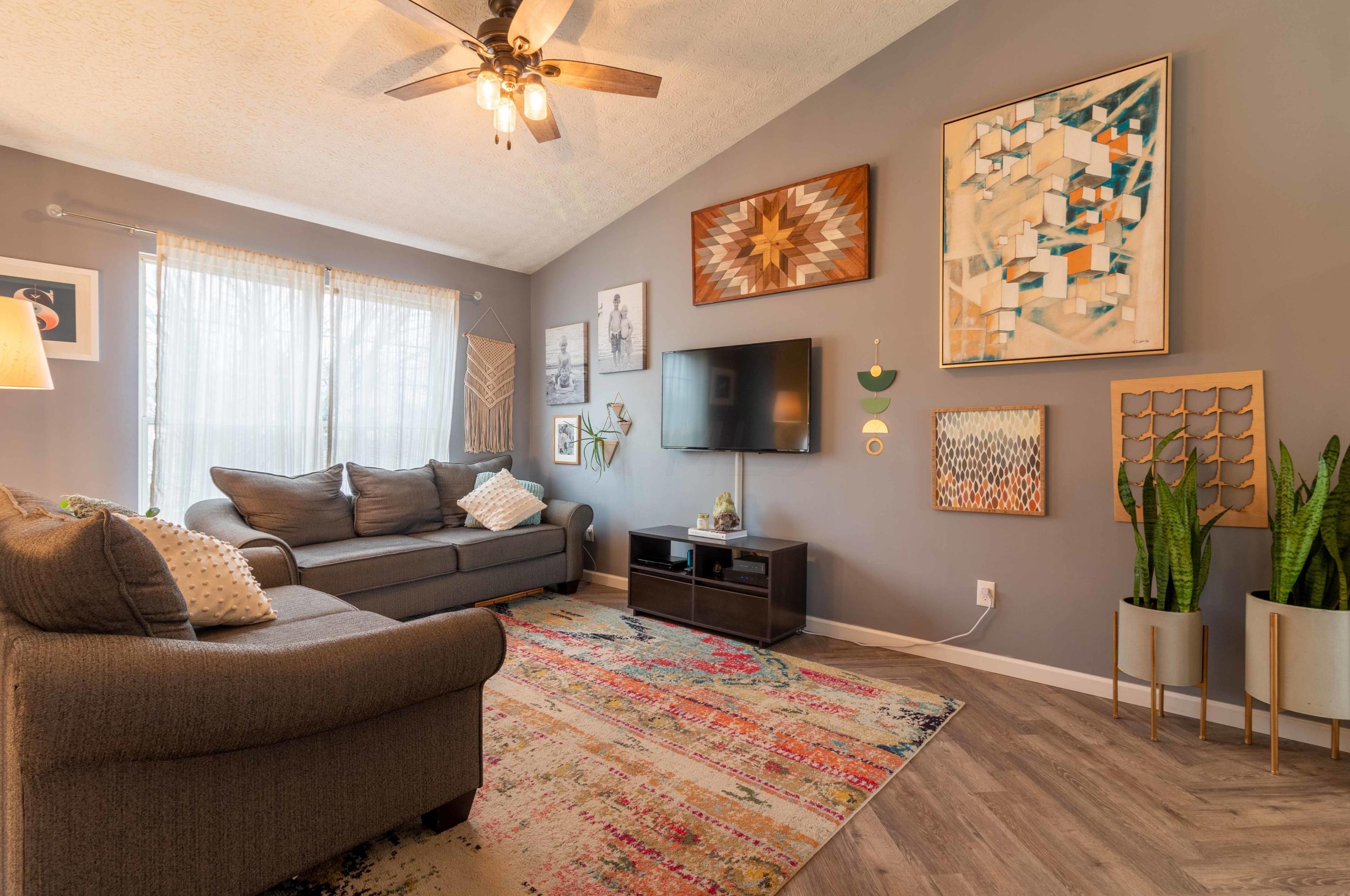 4048 Brookrun Dr, Columbus, OH 43204-5034