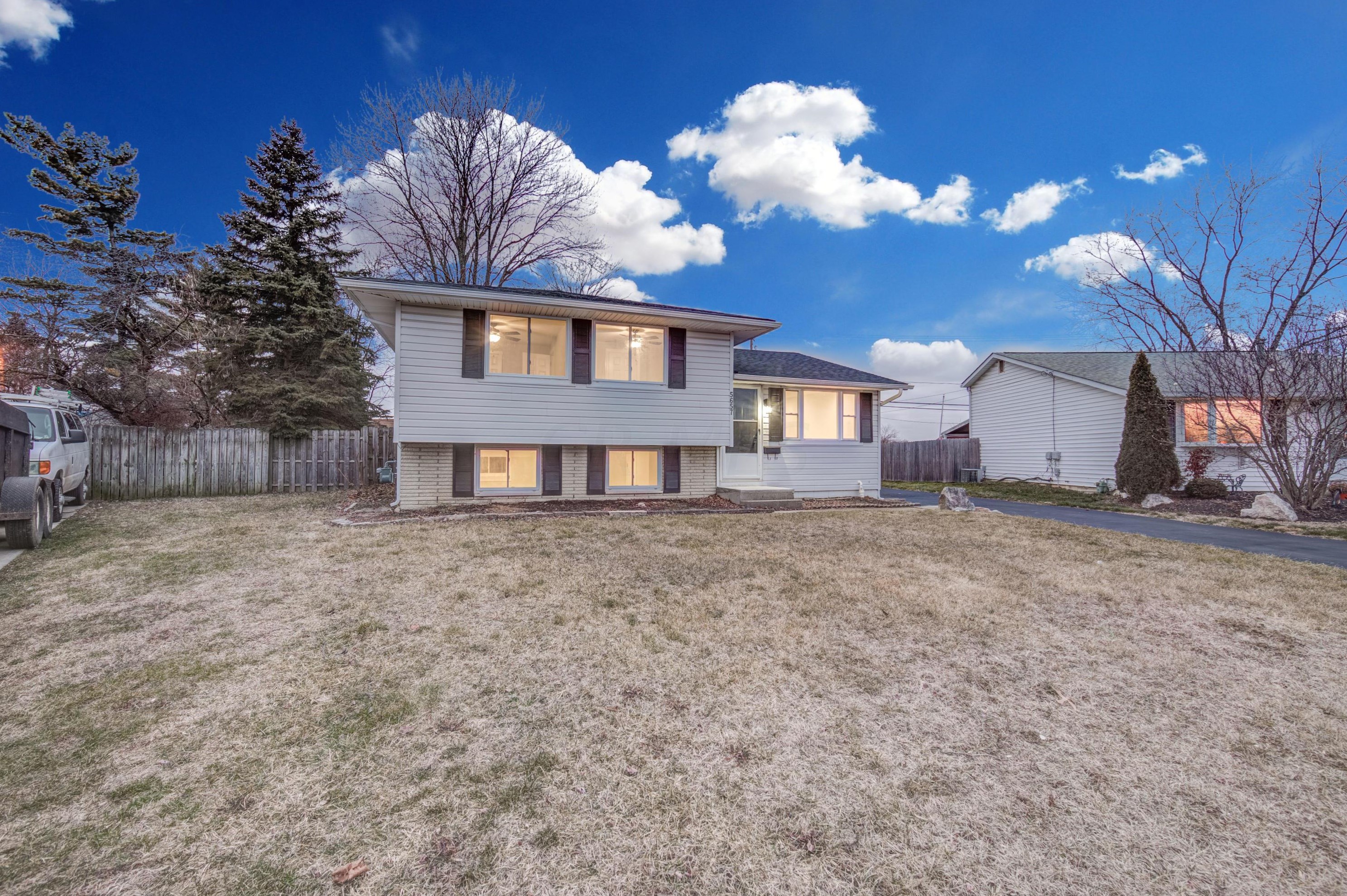 5657 Brookfield Sq, Columbus, OH 43229-3708