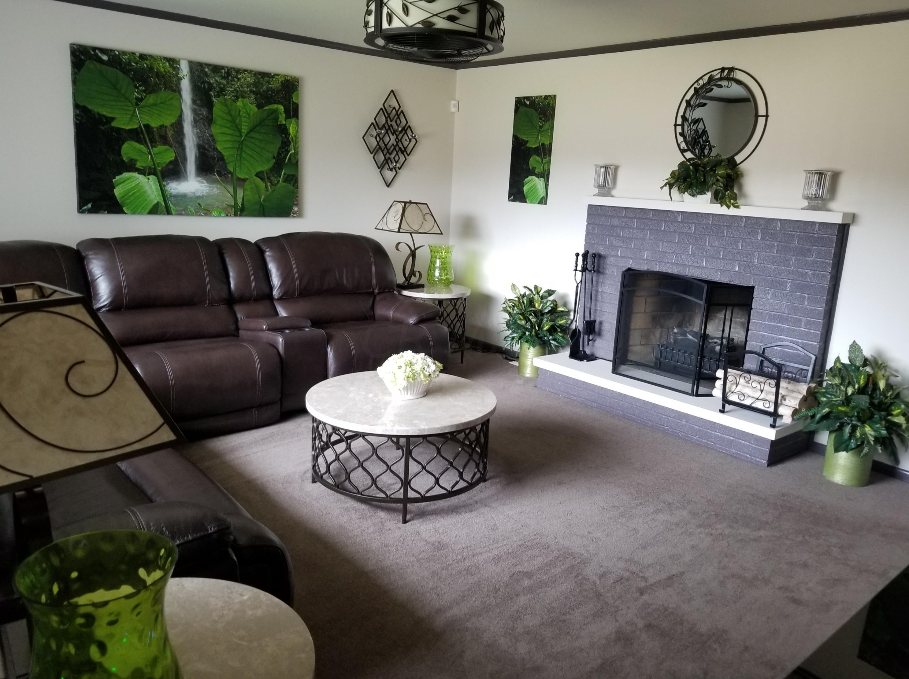 5460 Sandalwood Blvd, Columbus OH 43229-4475 exterior