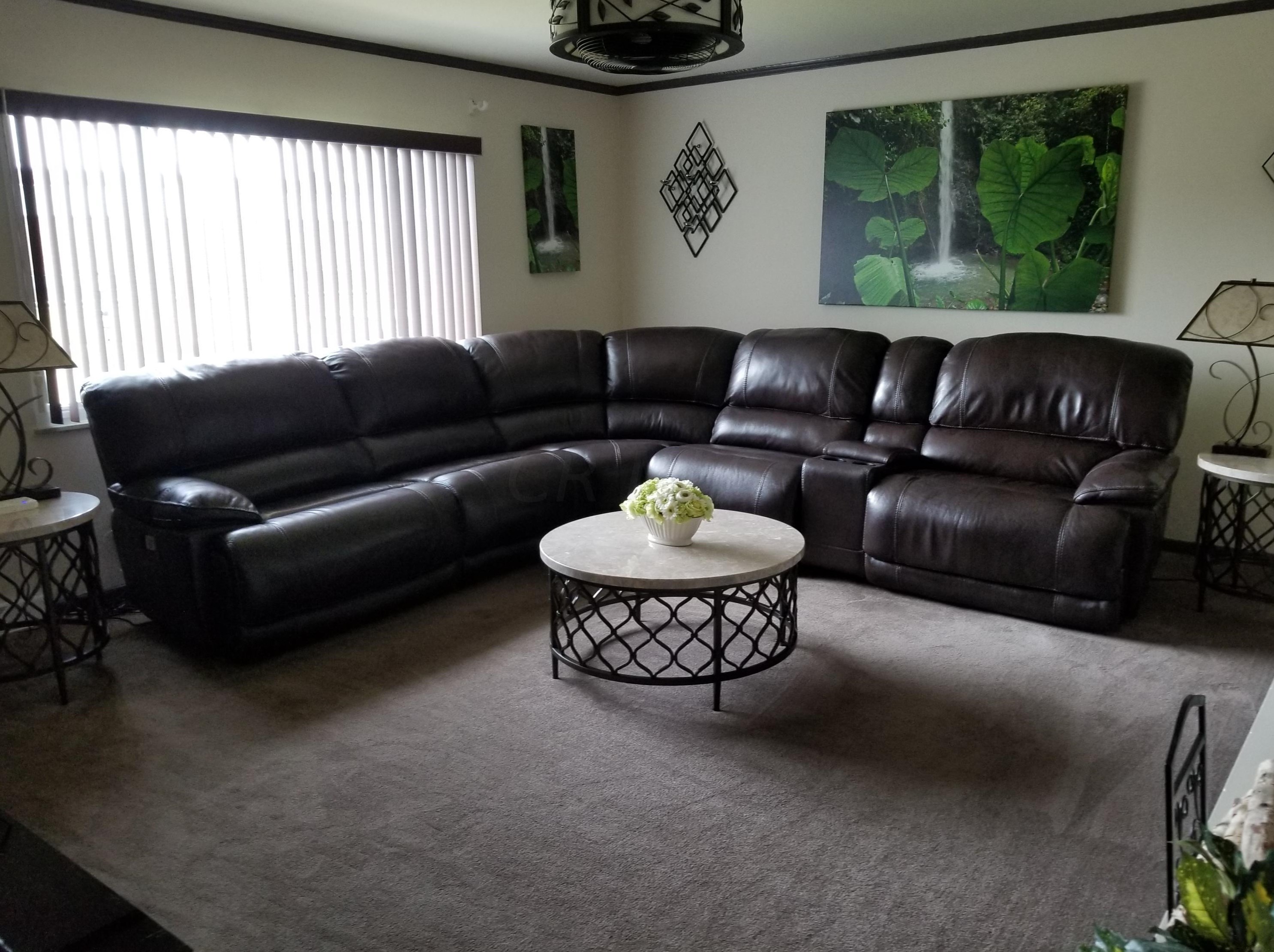 5460 Sandalwood Blvd, Columbus OH 43229-4475 exterior