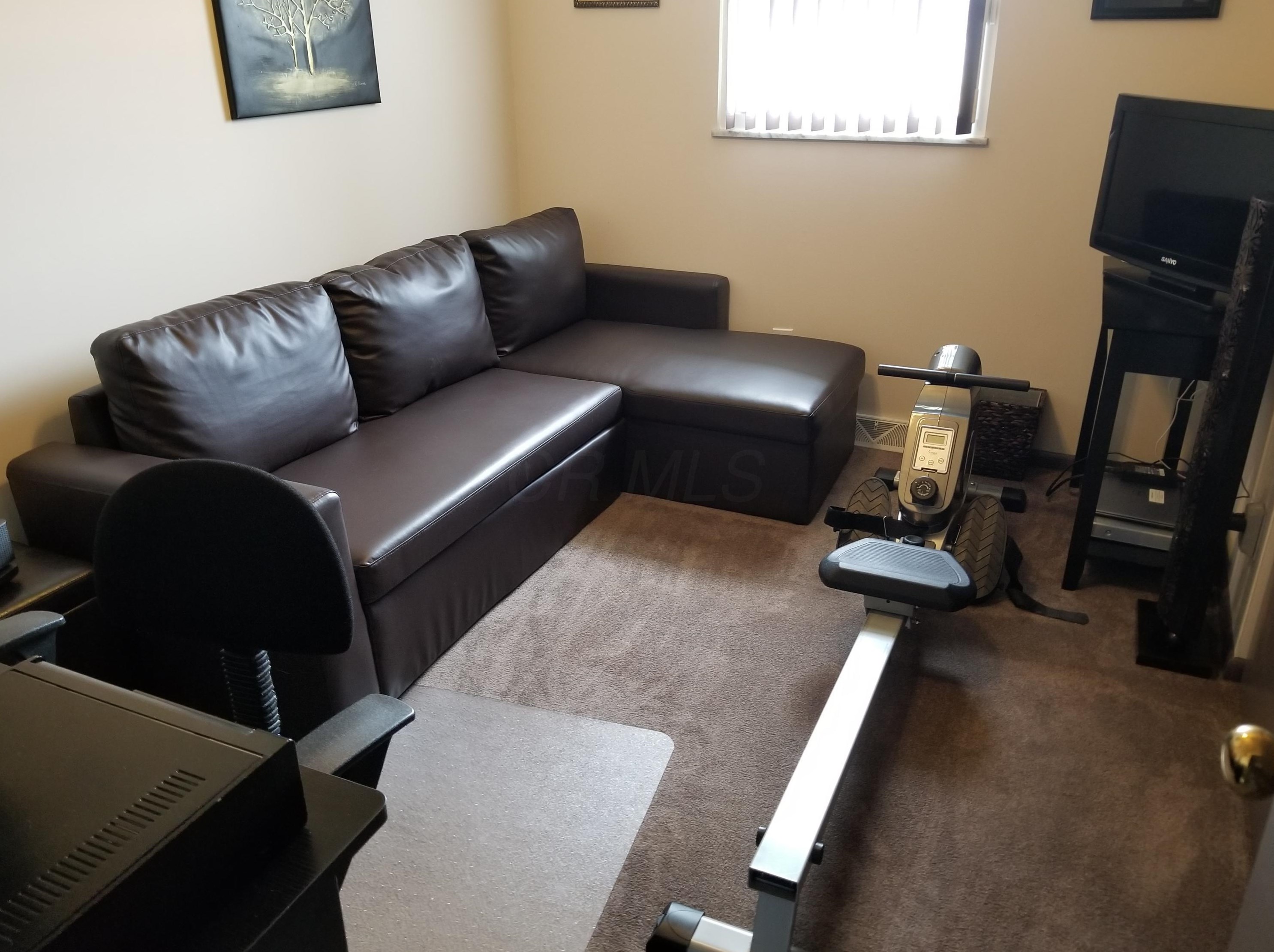 5460 Sandalwood Blvd, Columbus OH 43229-4475 exterior