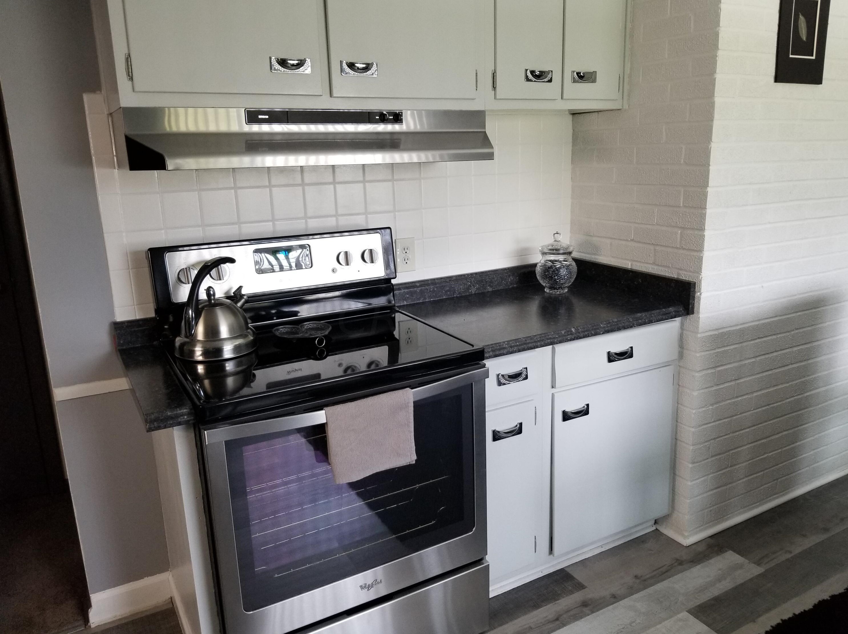 5460 Sandalwood Blvd, Columbus OH 43229-4475 exterior