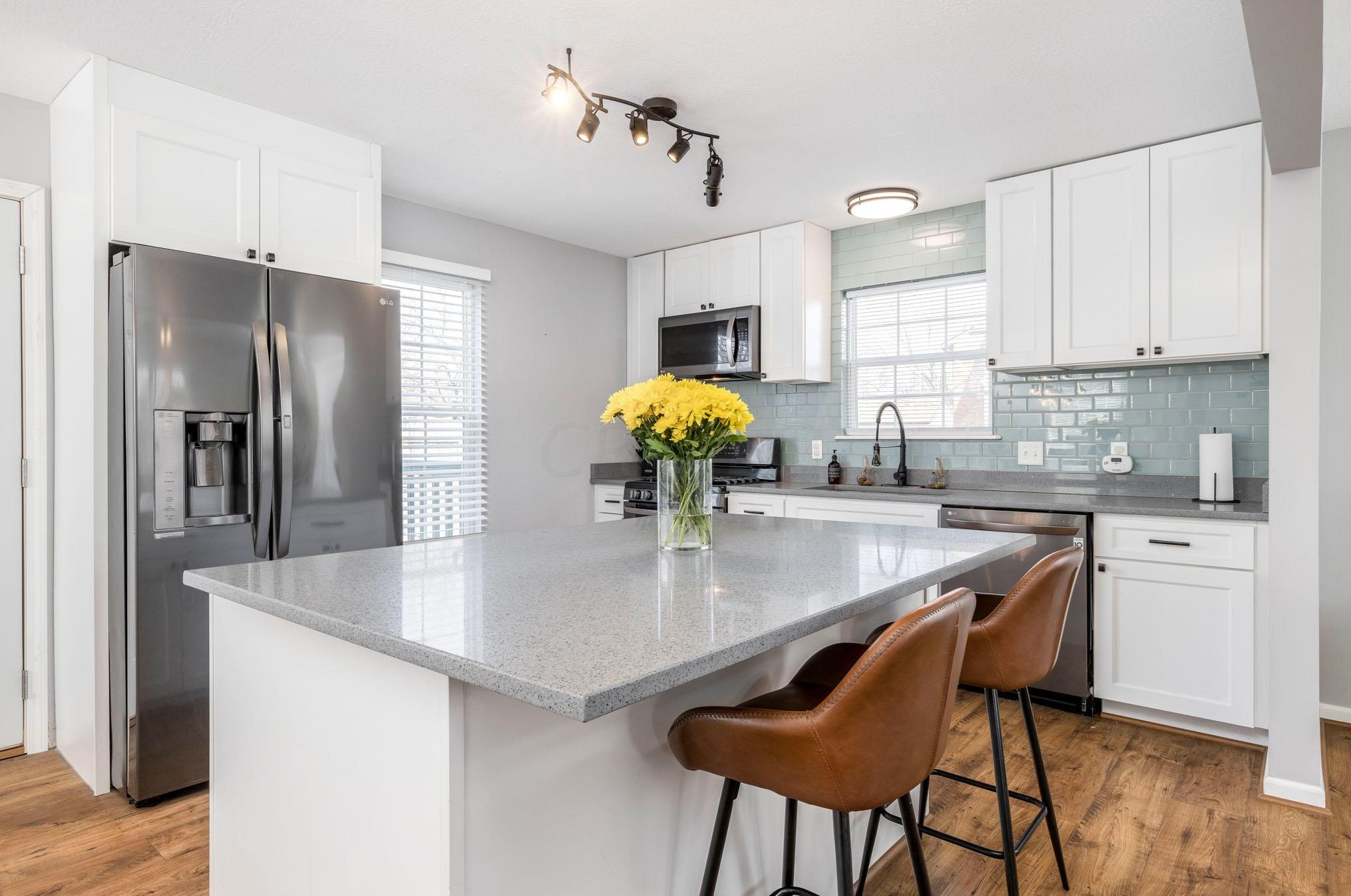 437 Taylor Ave, Columbus OH 43203-1227 exterior