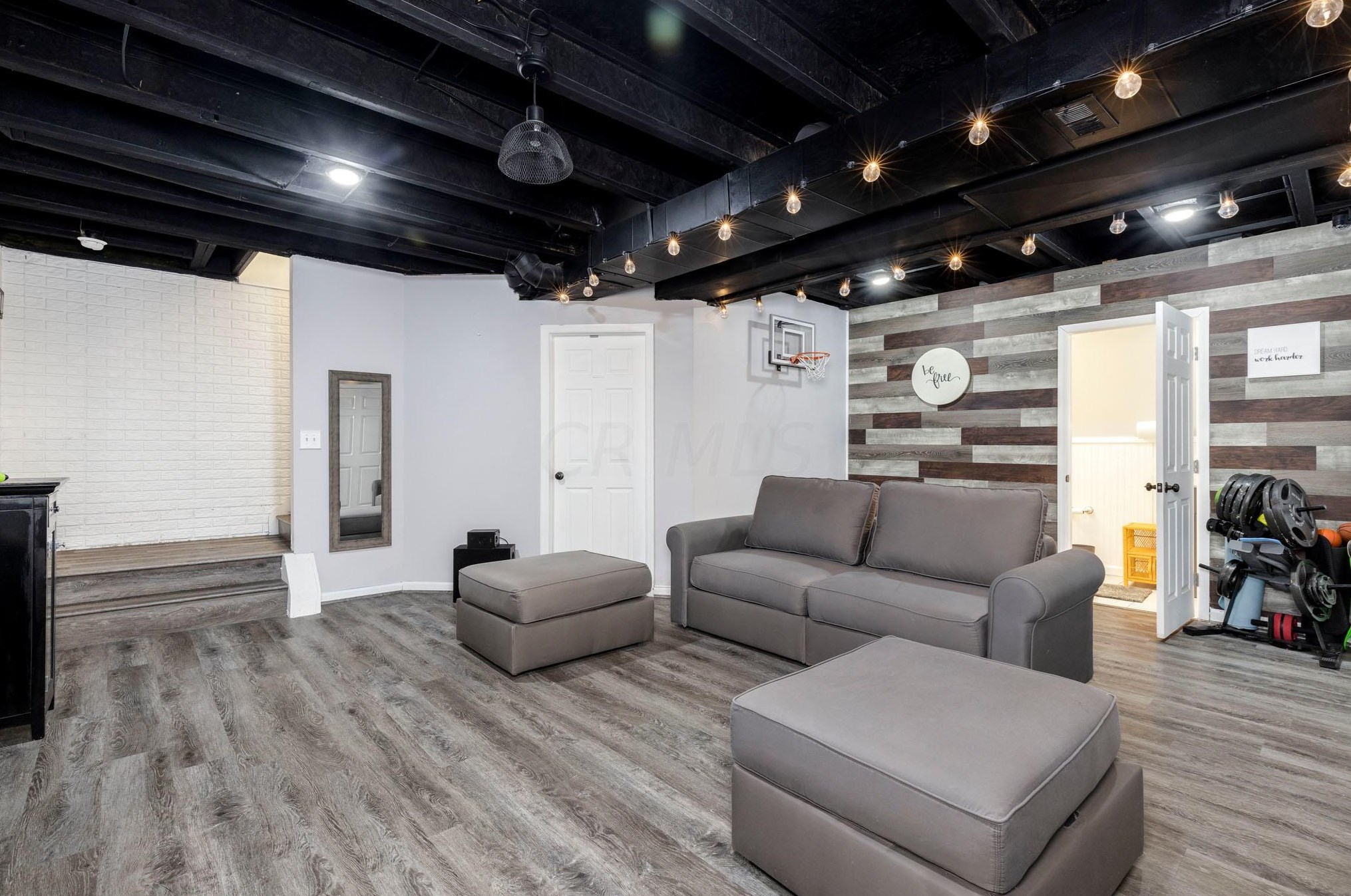 437 Taylor Ave, Columbus OH 43203-1227 exterior