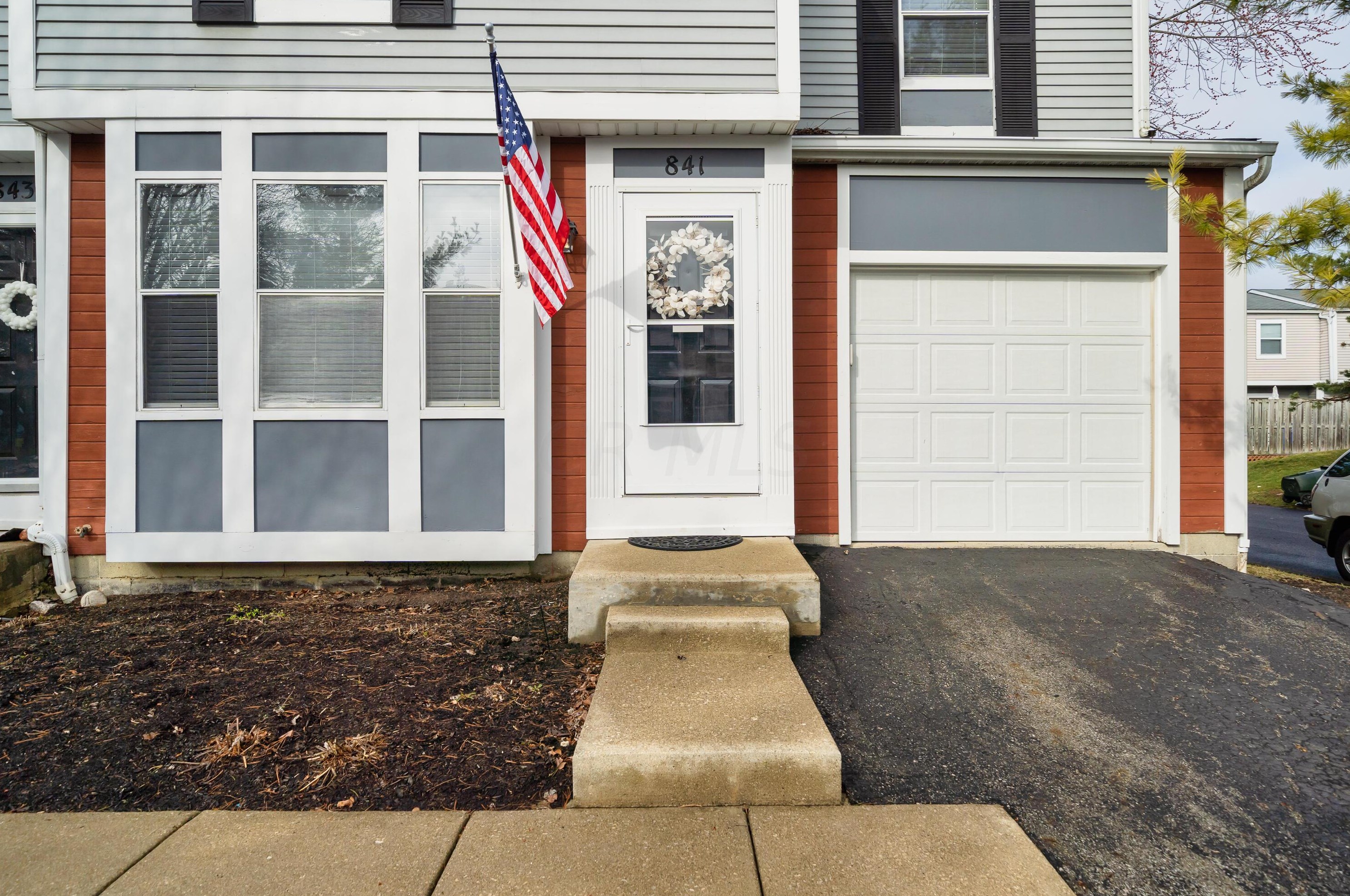 841 Pine Way Dr, Columbus, OH 43085-5866