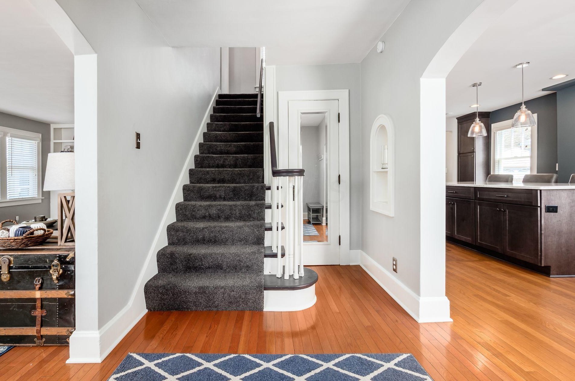 188 Winthrop Rd, Columbus, OH 43214-3649