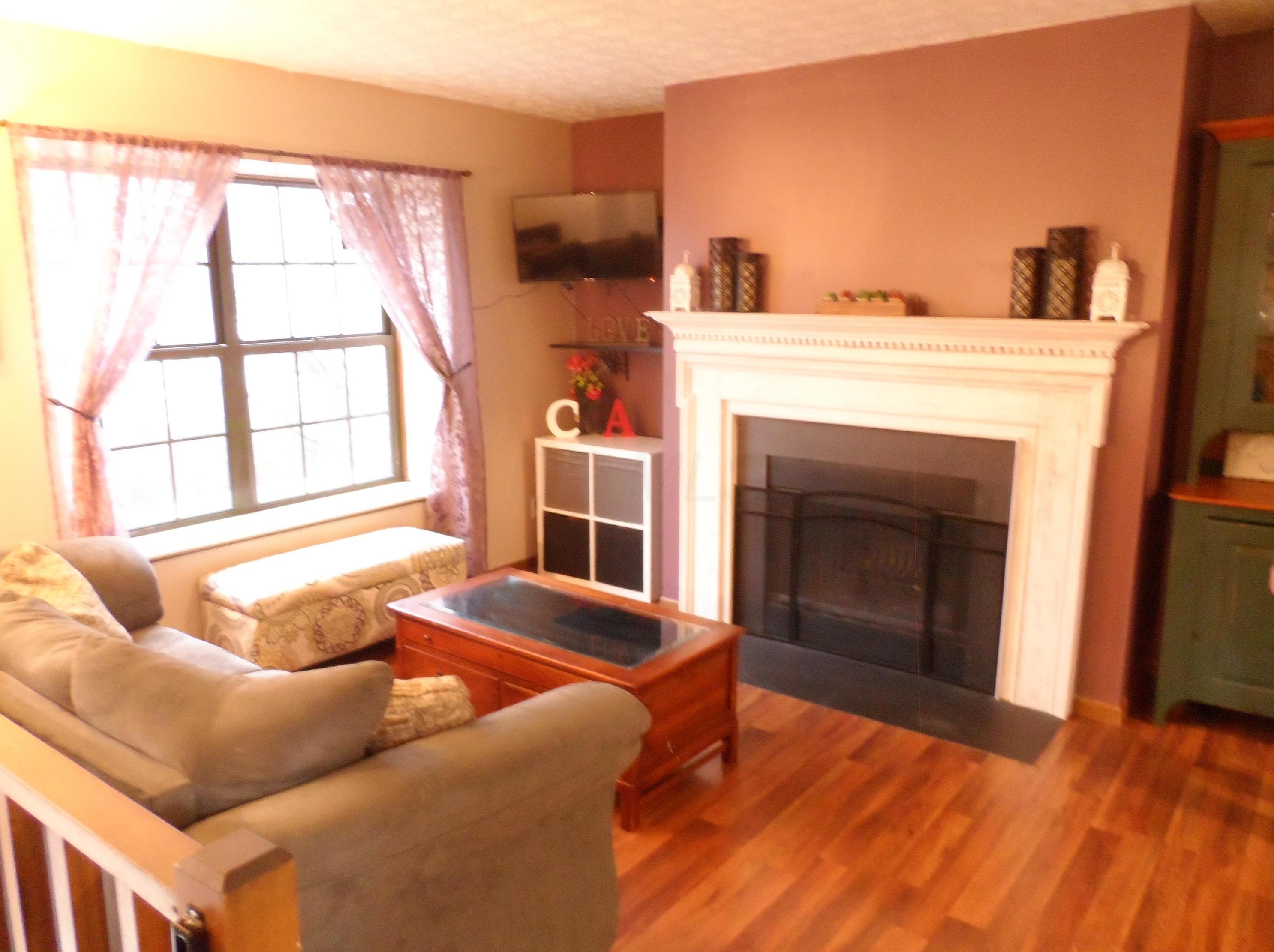 283 Gentlewind Dr, Westerville, OH 43081-3548