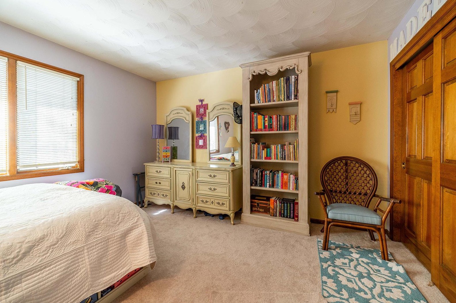 395 Meditation Ln, Columbus OH 43235-1456 exterior