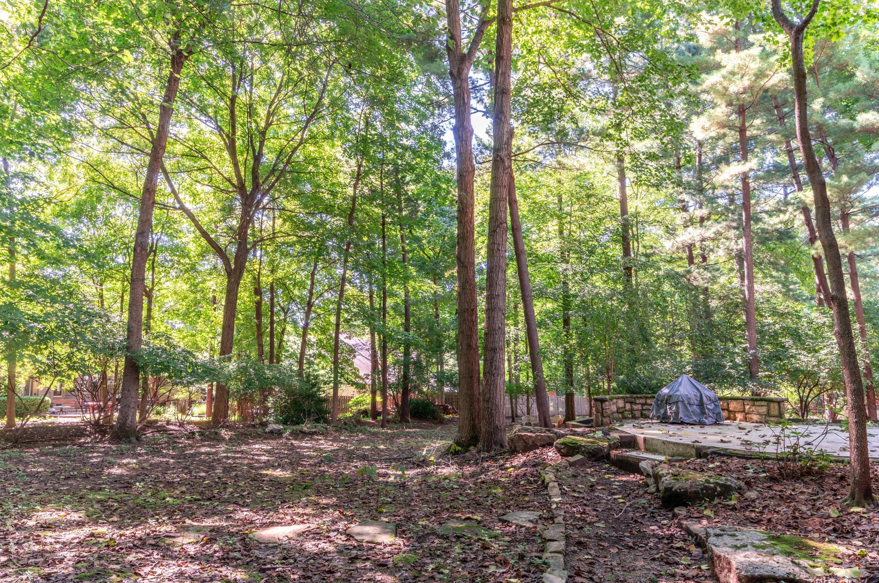 395 Meditation Ln, Columbus OH 43235-1456 exterior