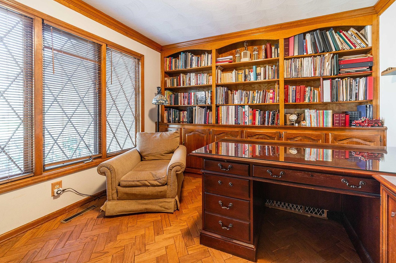 395 Meditation Ln, Columbus OH 43235-1456 exterior