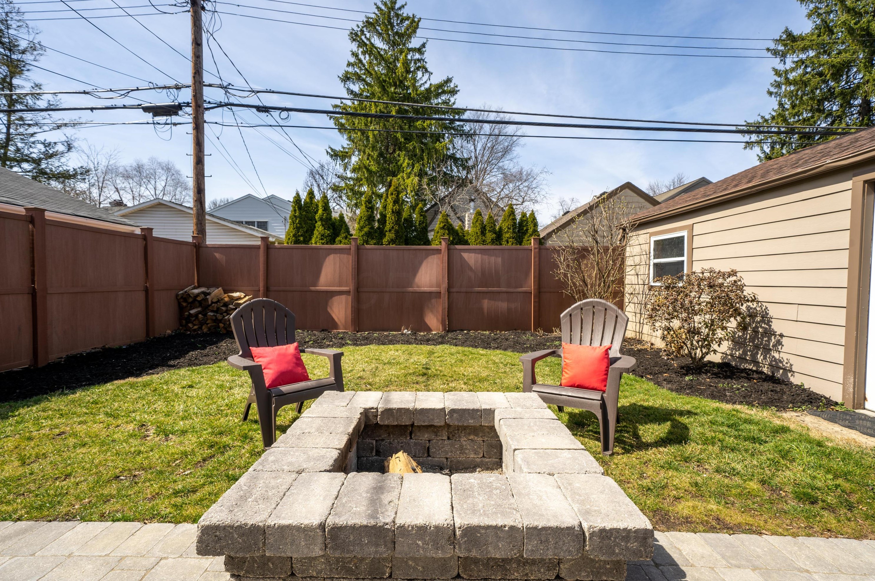 167 Roosevelt Ave, Columbus OH 43209-1558 exterior