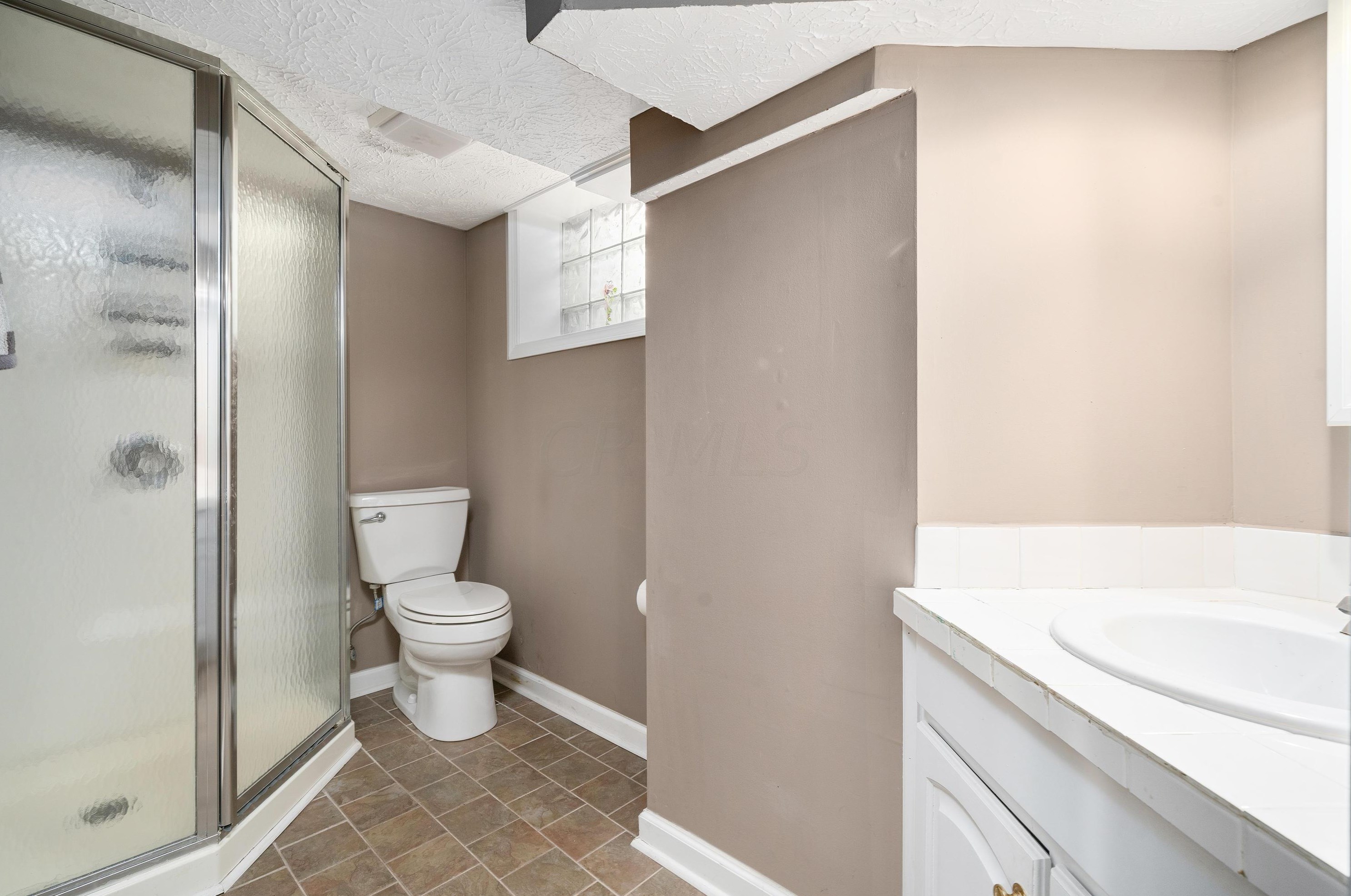 167 Roosevelt Ave, Columbus OH 43209-1558 exterior