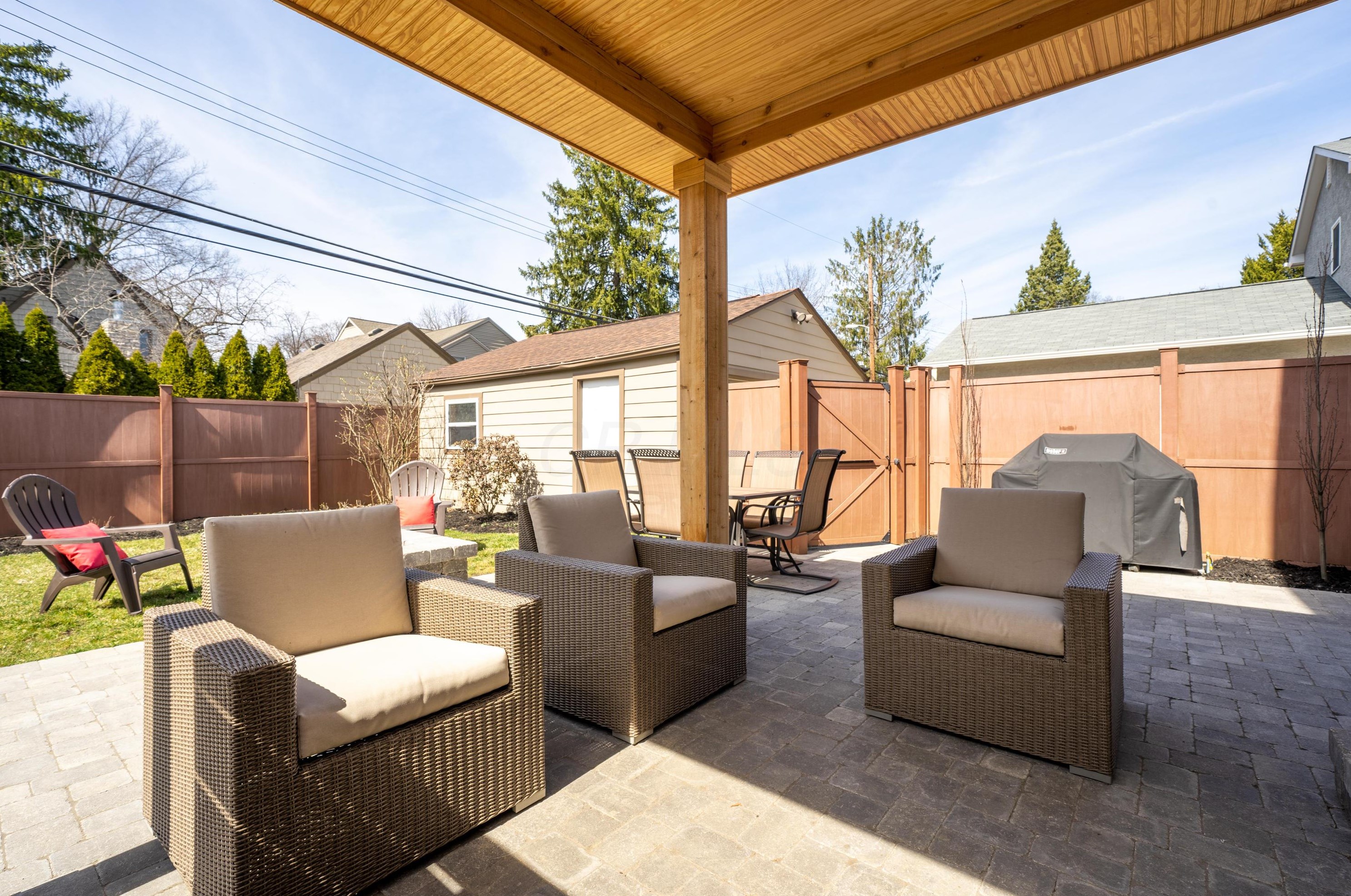 167 Roosevelt Ave, Columbus OH 43209-1558 exterior