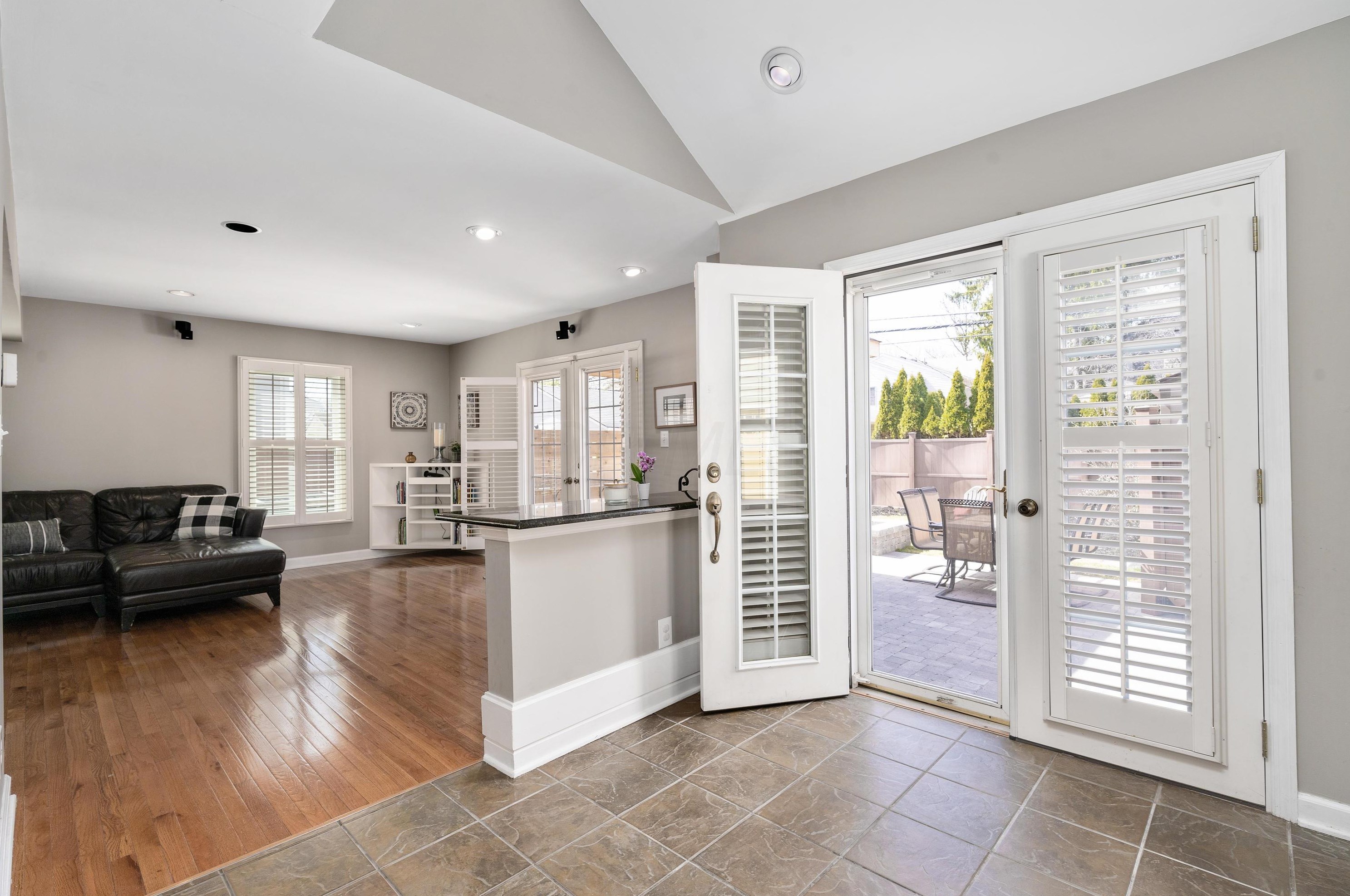 167 Roosevelt Ave, Columbus OH 43209-1558 exterior