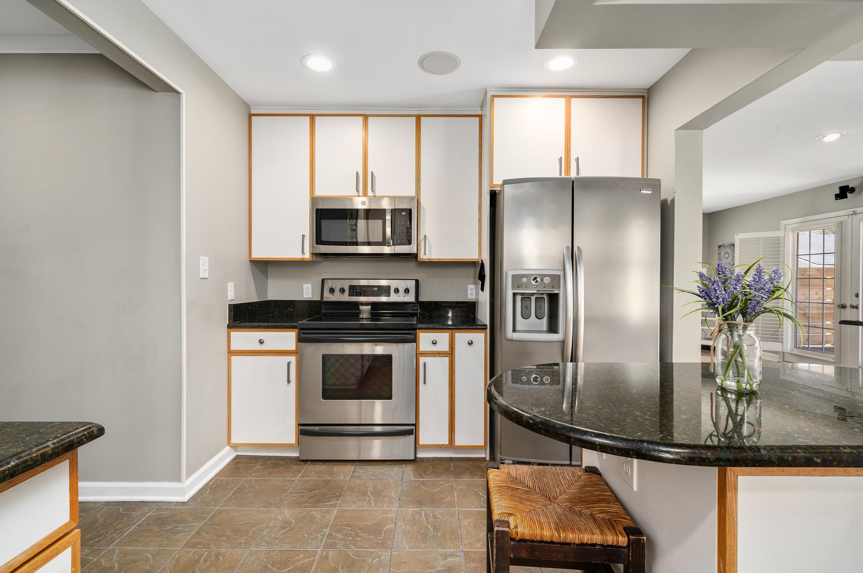 167 Roosevelt Ave, Columbus OH 43209-1558 exterior