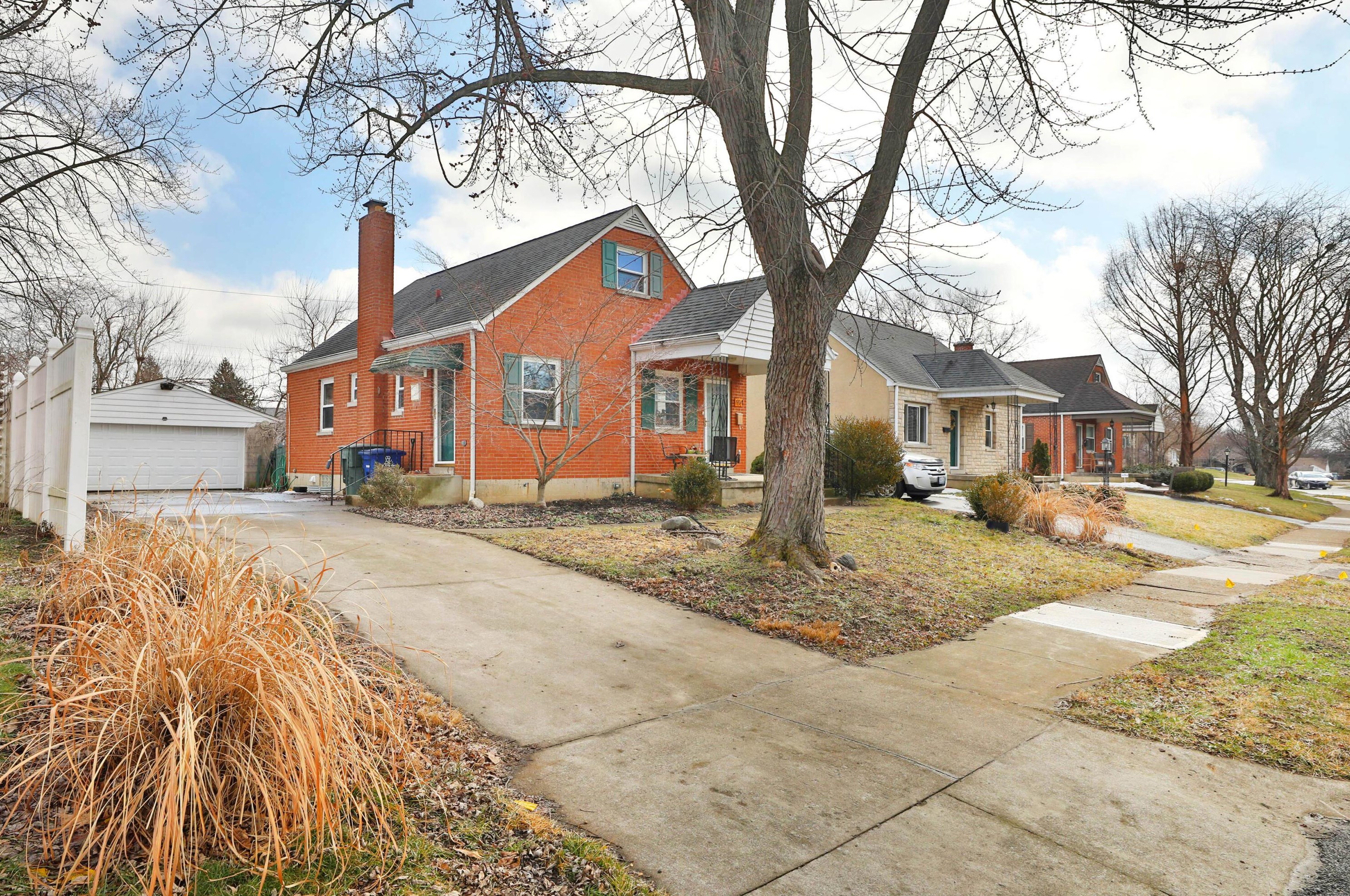 914 Chesterfield Rd, Columbus, OH 43209-2634