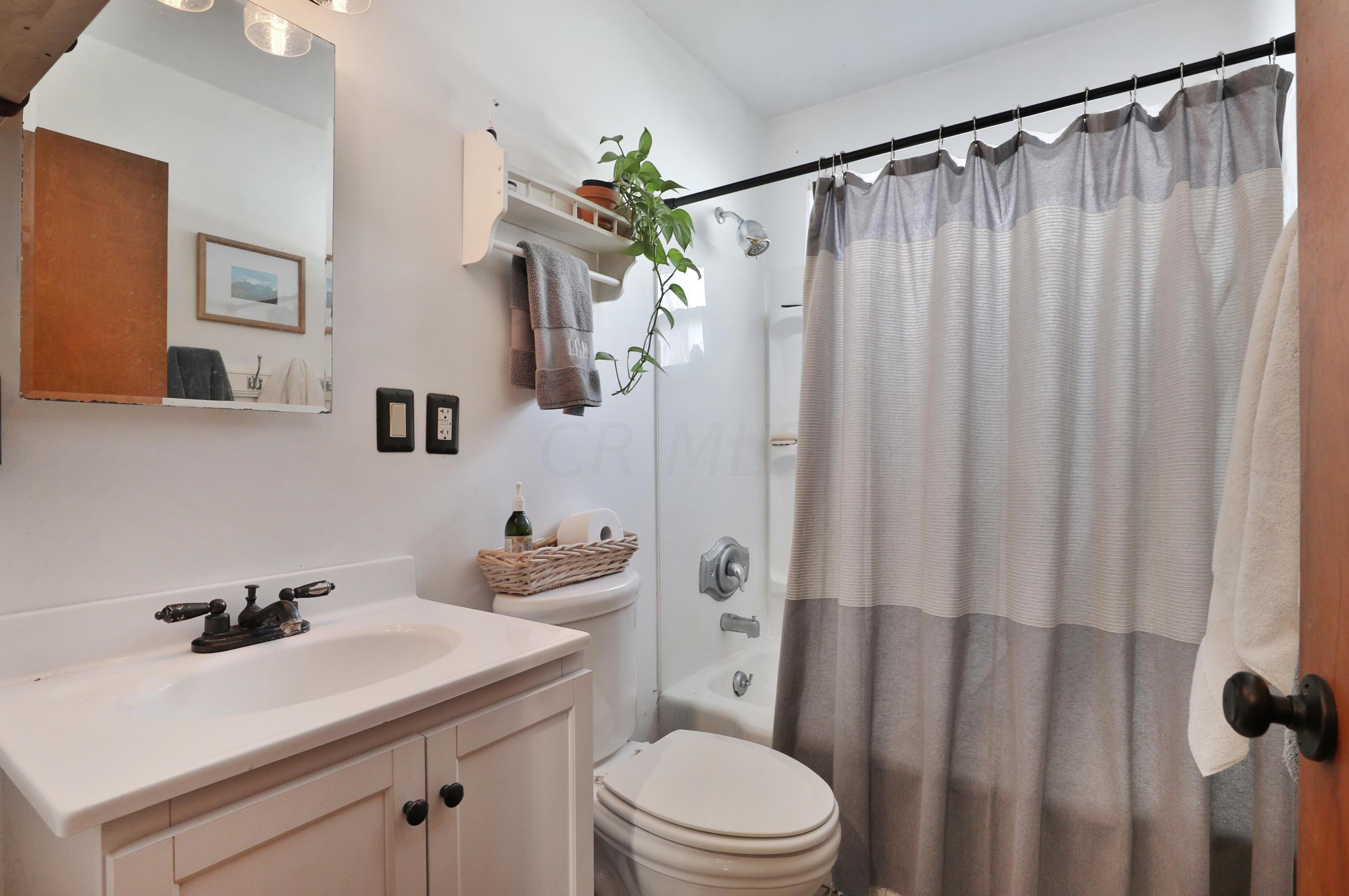 914 Chesterfield Rd, Columbus OH 43209-1511 exterior