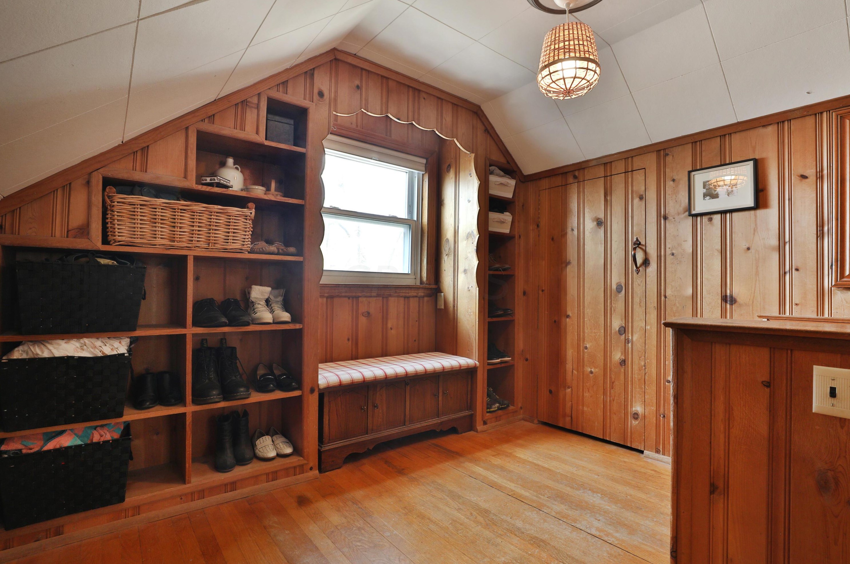 914 Chesterfield Rd, Columbus OH 43209-1511 exterior