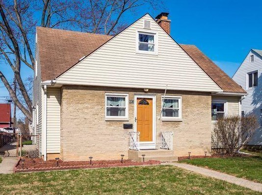 883 Chestershire Rd, Columbus, OH 43204-2327