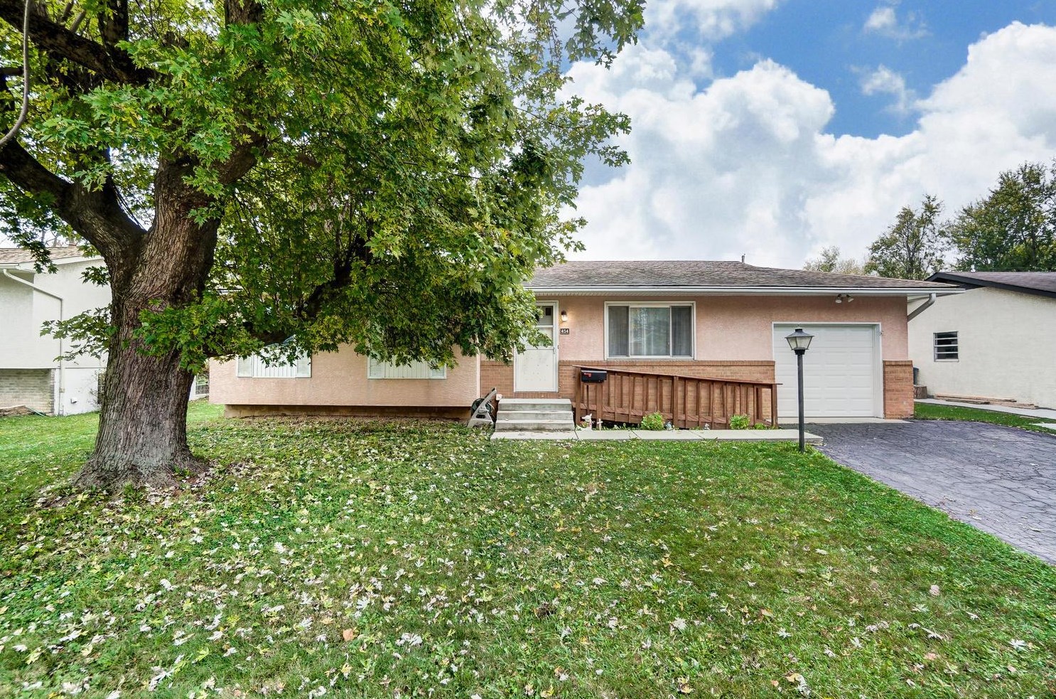 454 Denwood Ct, Columbus, OH 43230-2010