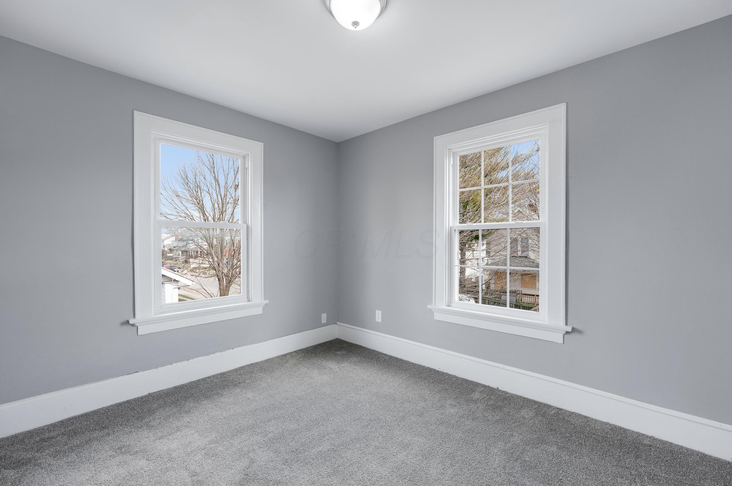 219 Eureka Ave, Columbus OH 43204-3206 exterior