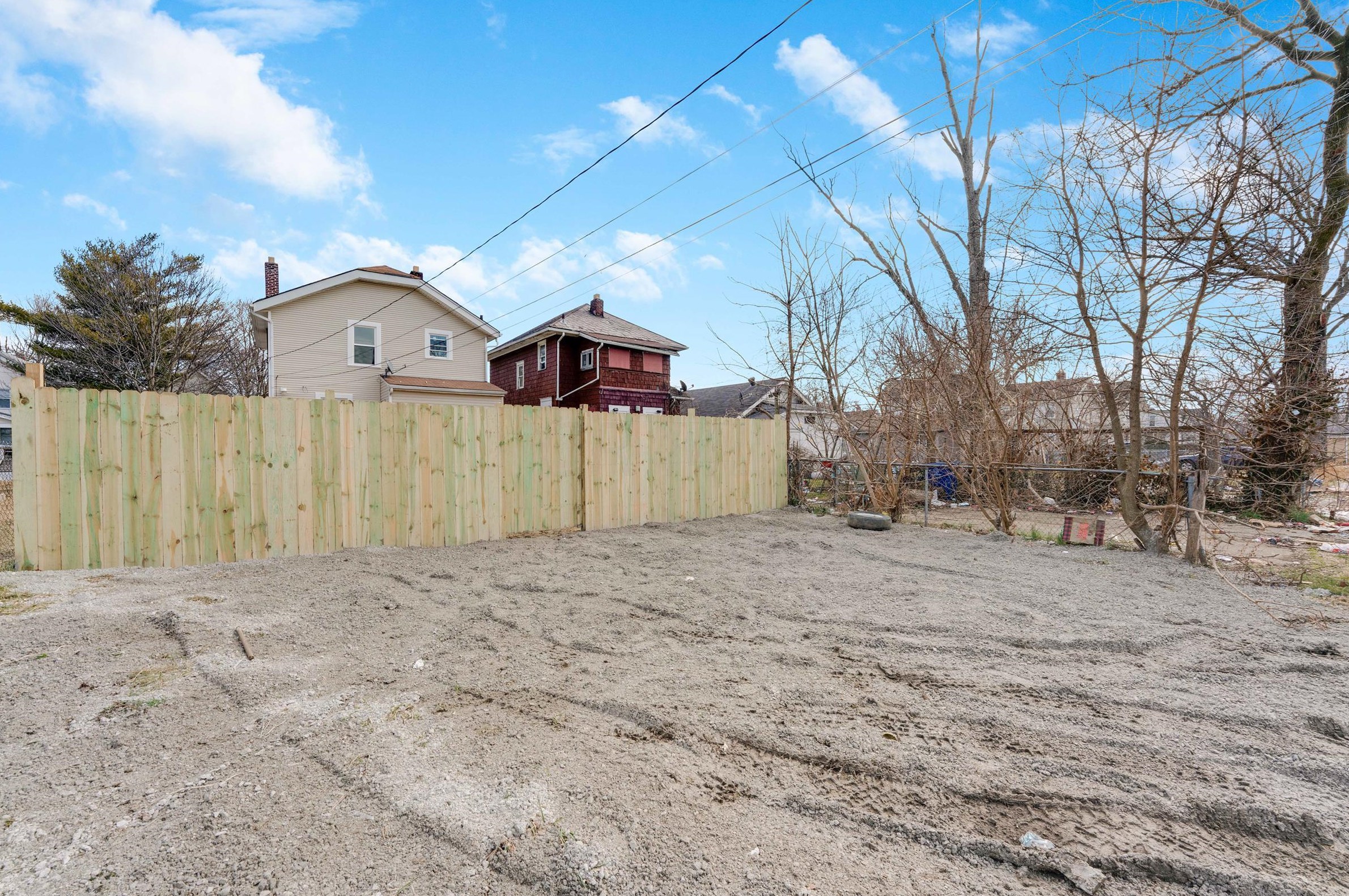 219 Eureka Ave, Columbus OH 43204-3206 exterior