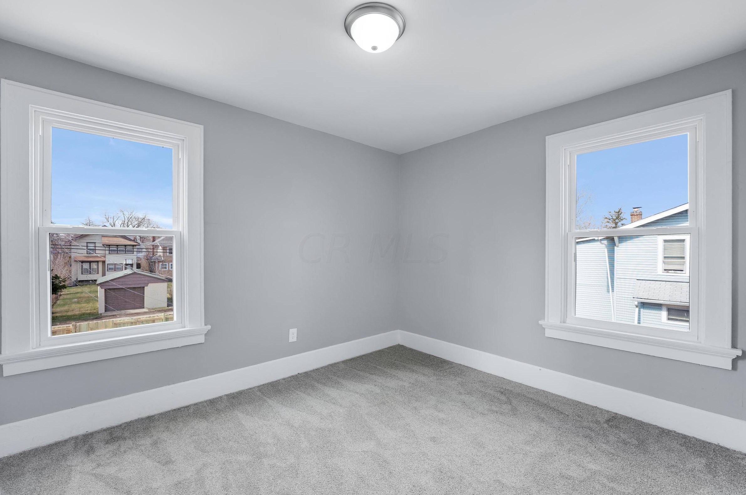 219 Eureka Ave, Columbus OH 43204-3206 exterior