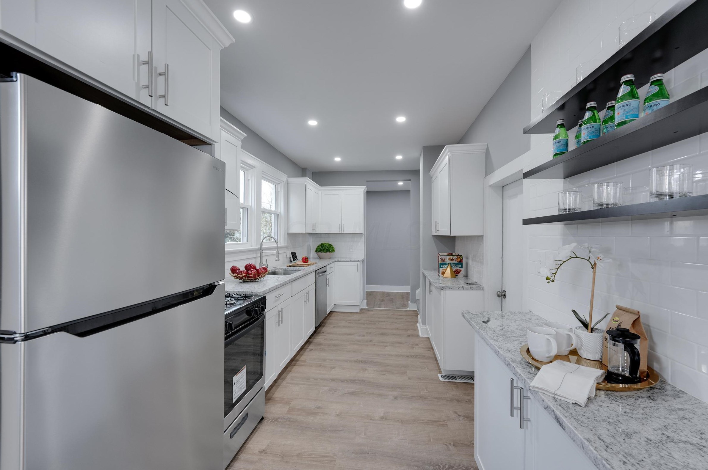 219 Eureka Ave, Columbus OH 43204-3206 exterior