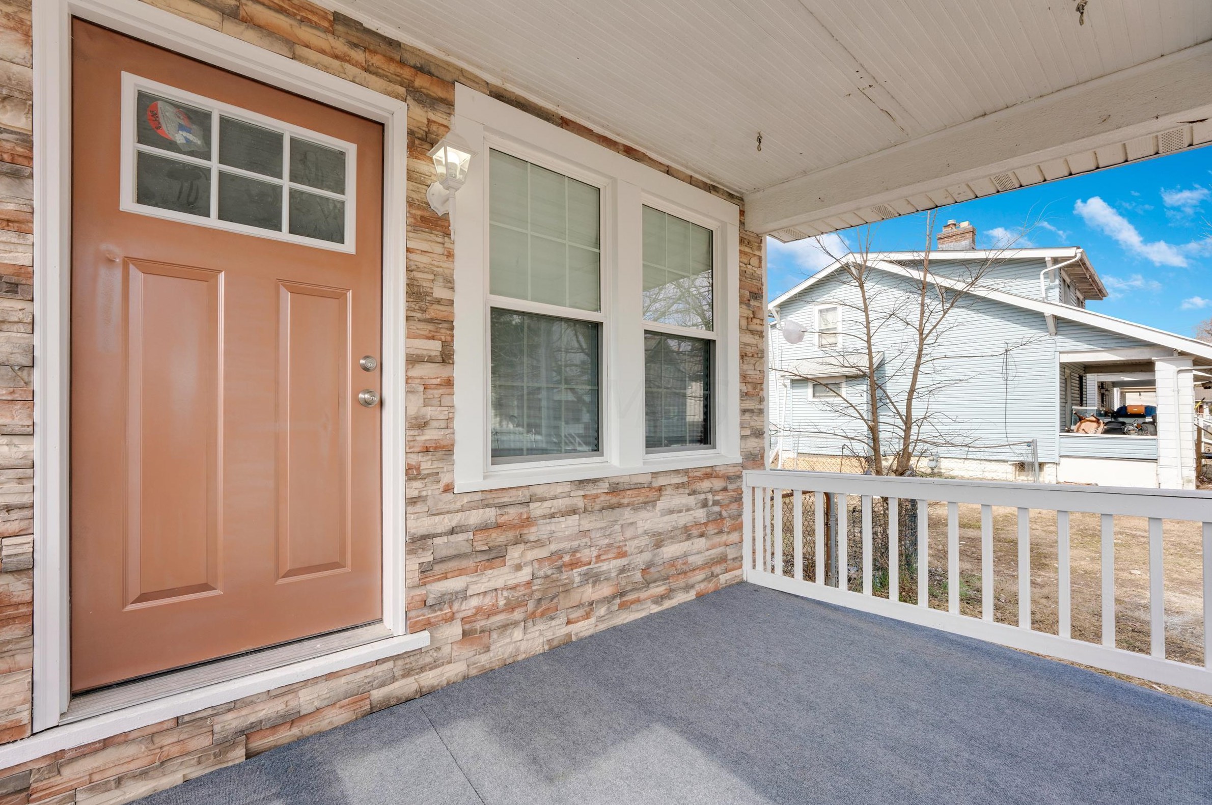 219 Eureka Ave, Columbus, OH 43204-3207